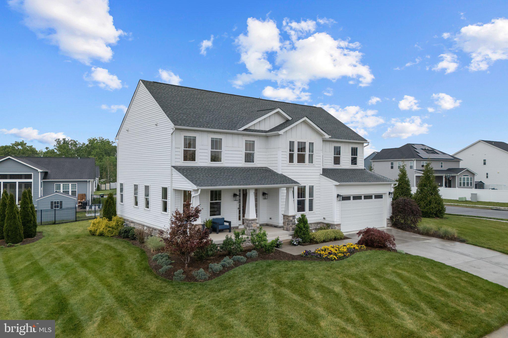 ABRAMS POINTE - Residential