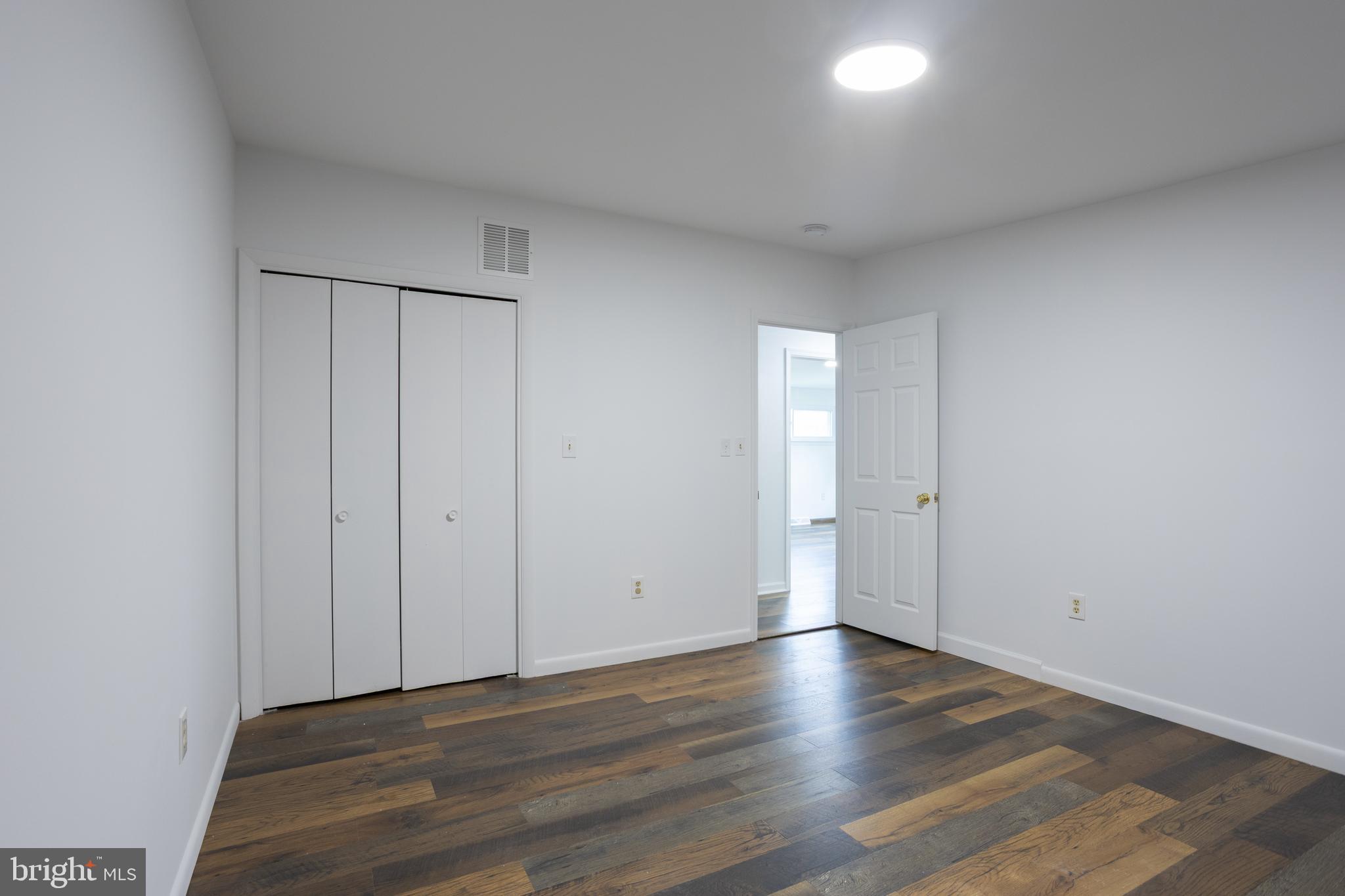 MIDFIELD - Residential