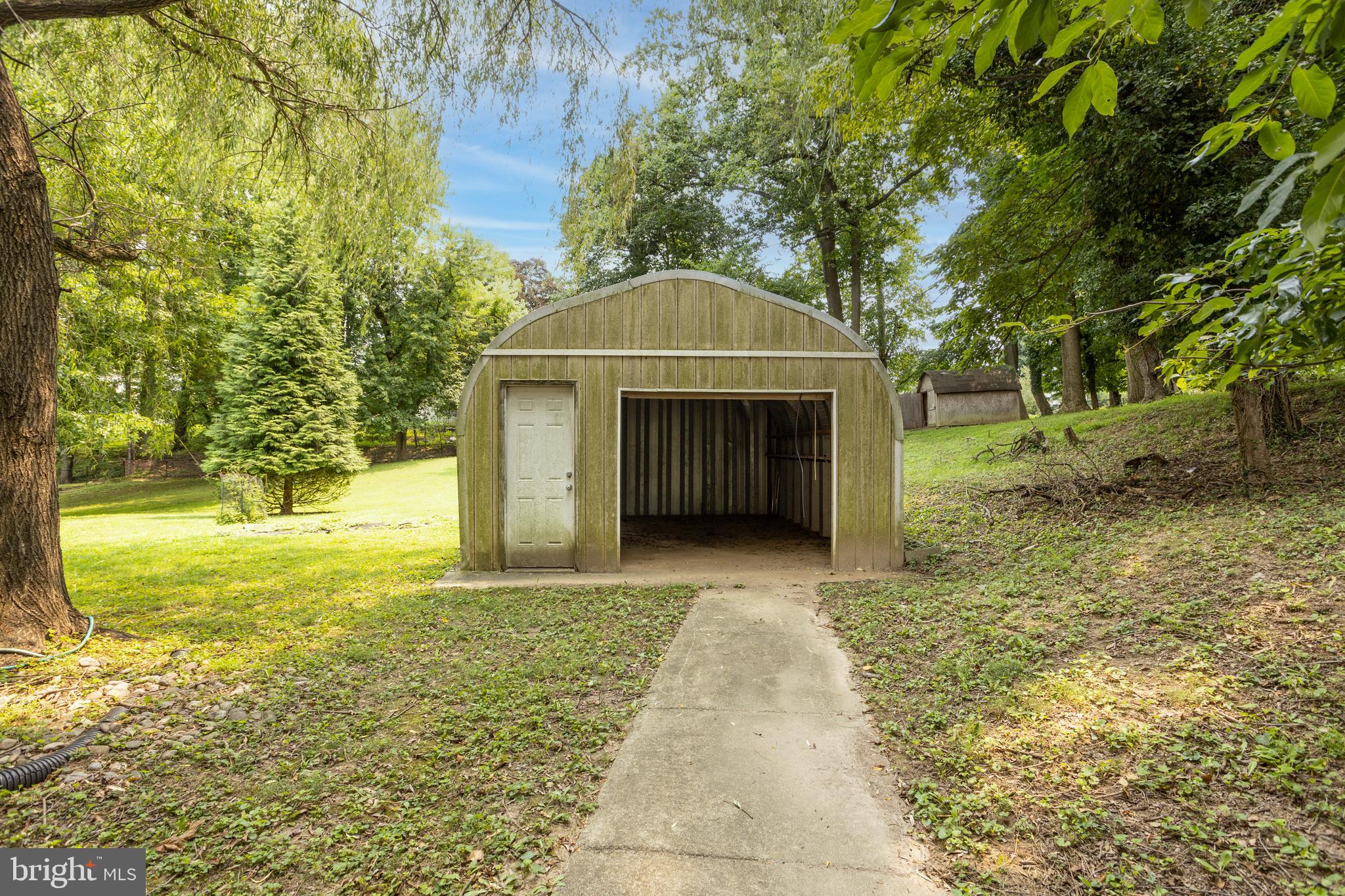 MIDFIELD - Residential
