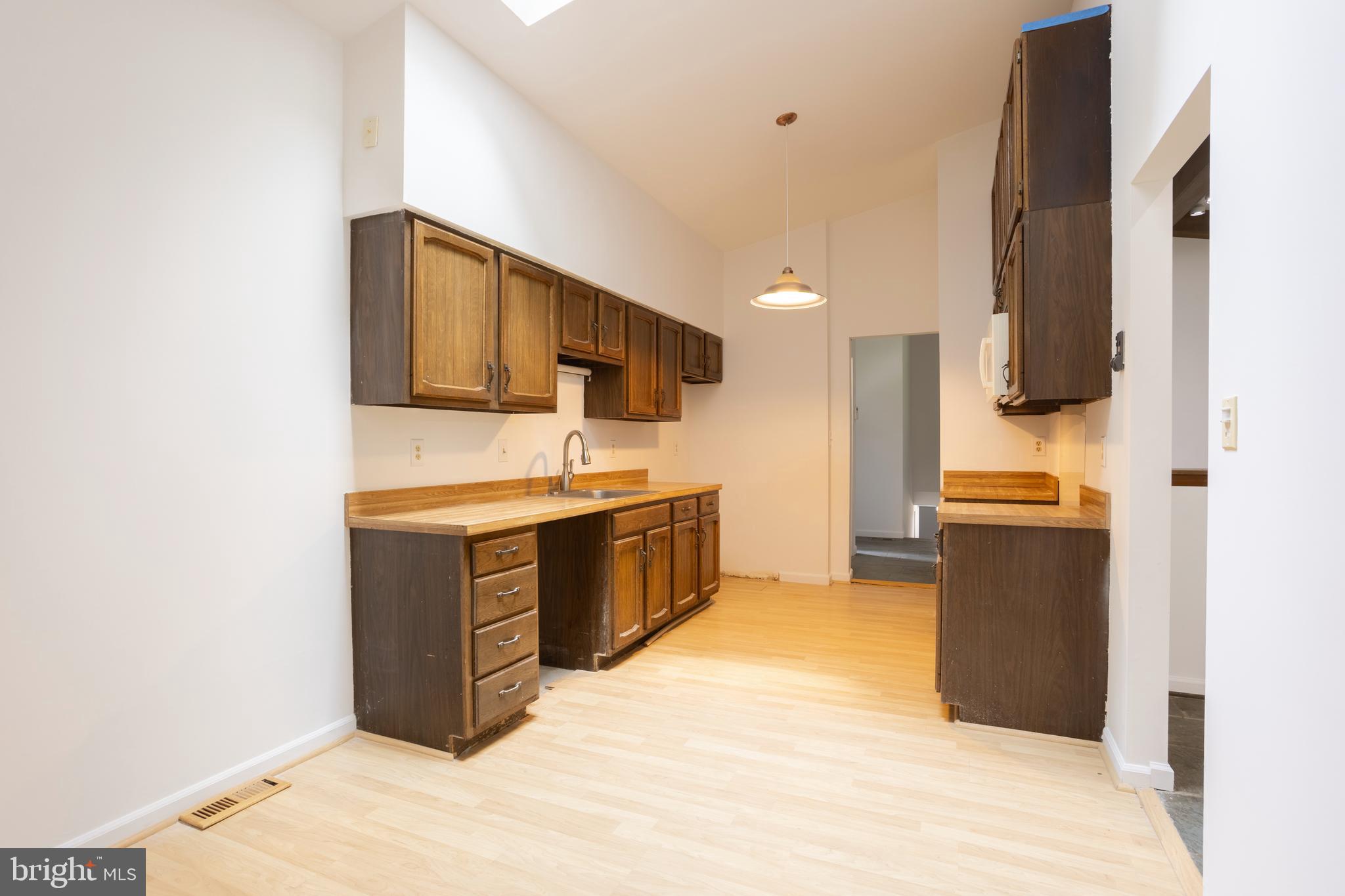 MIDFIELD - Residential