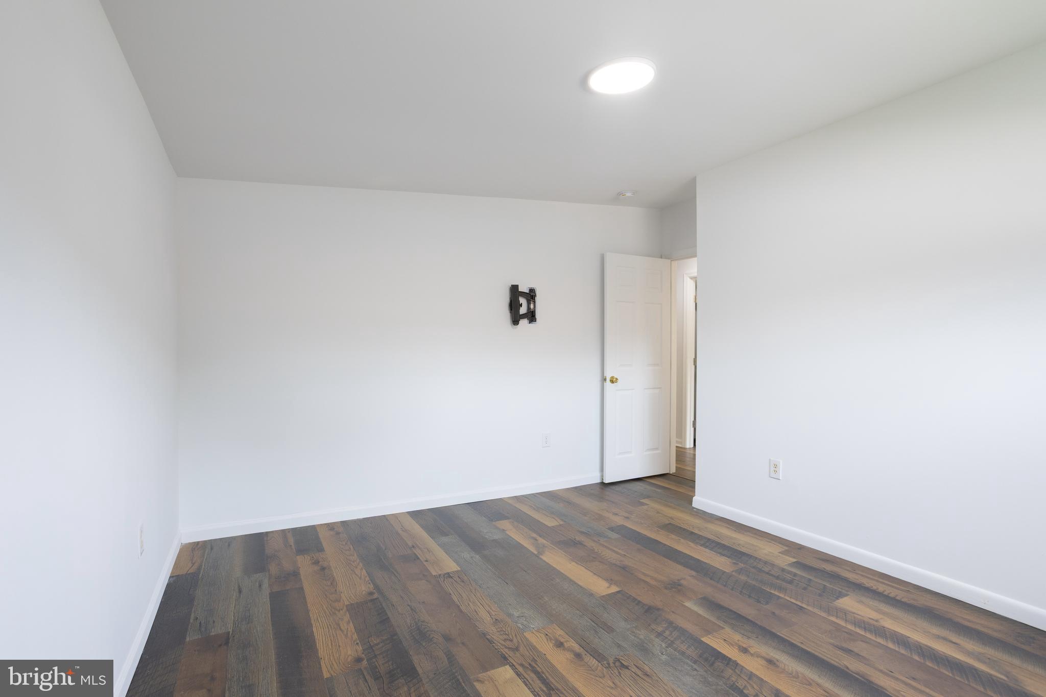 MIDFIELD - Residential
