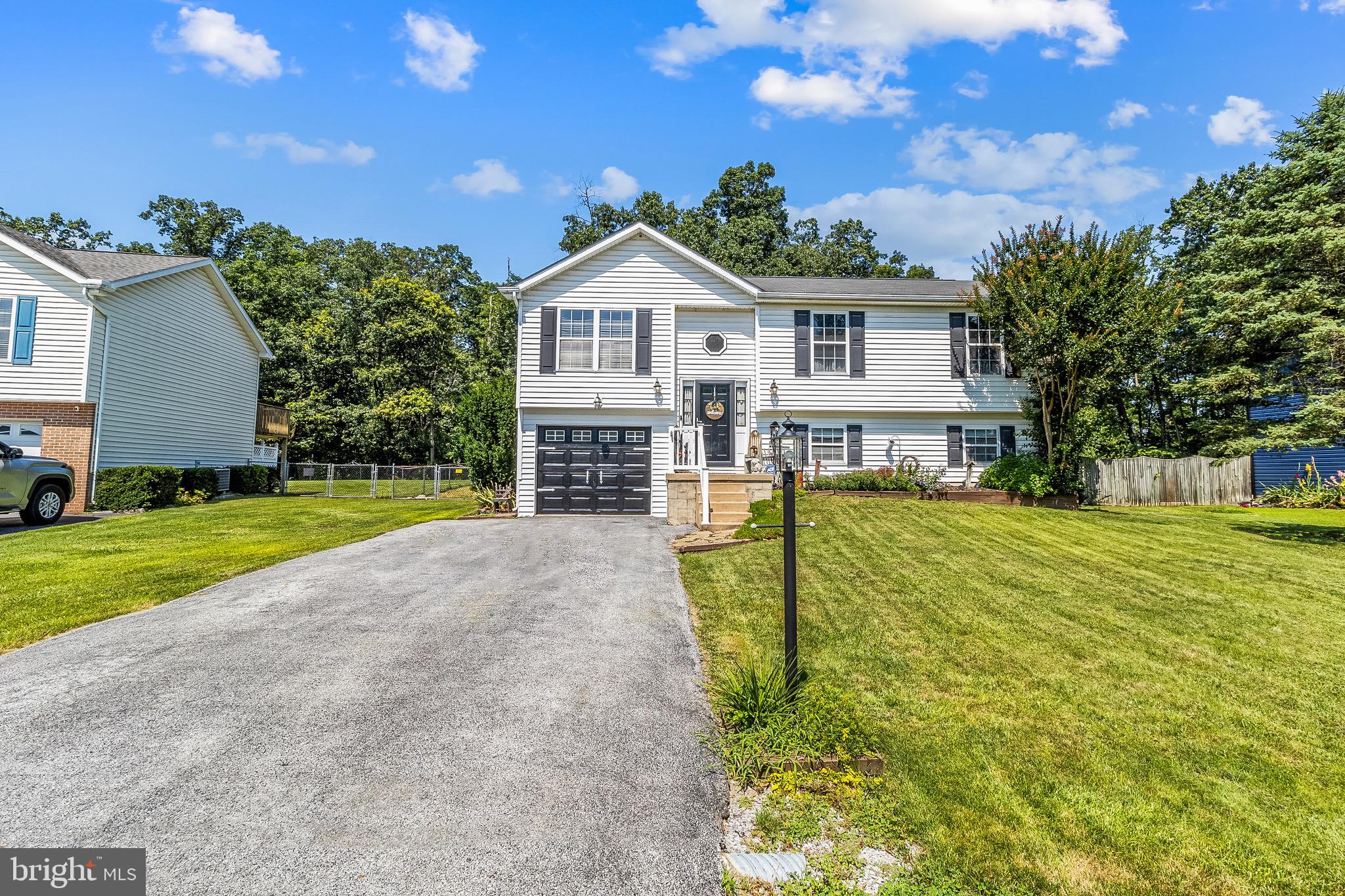 DOUGLAS OAKS - Residential