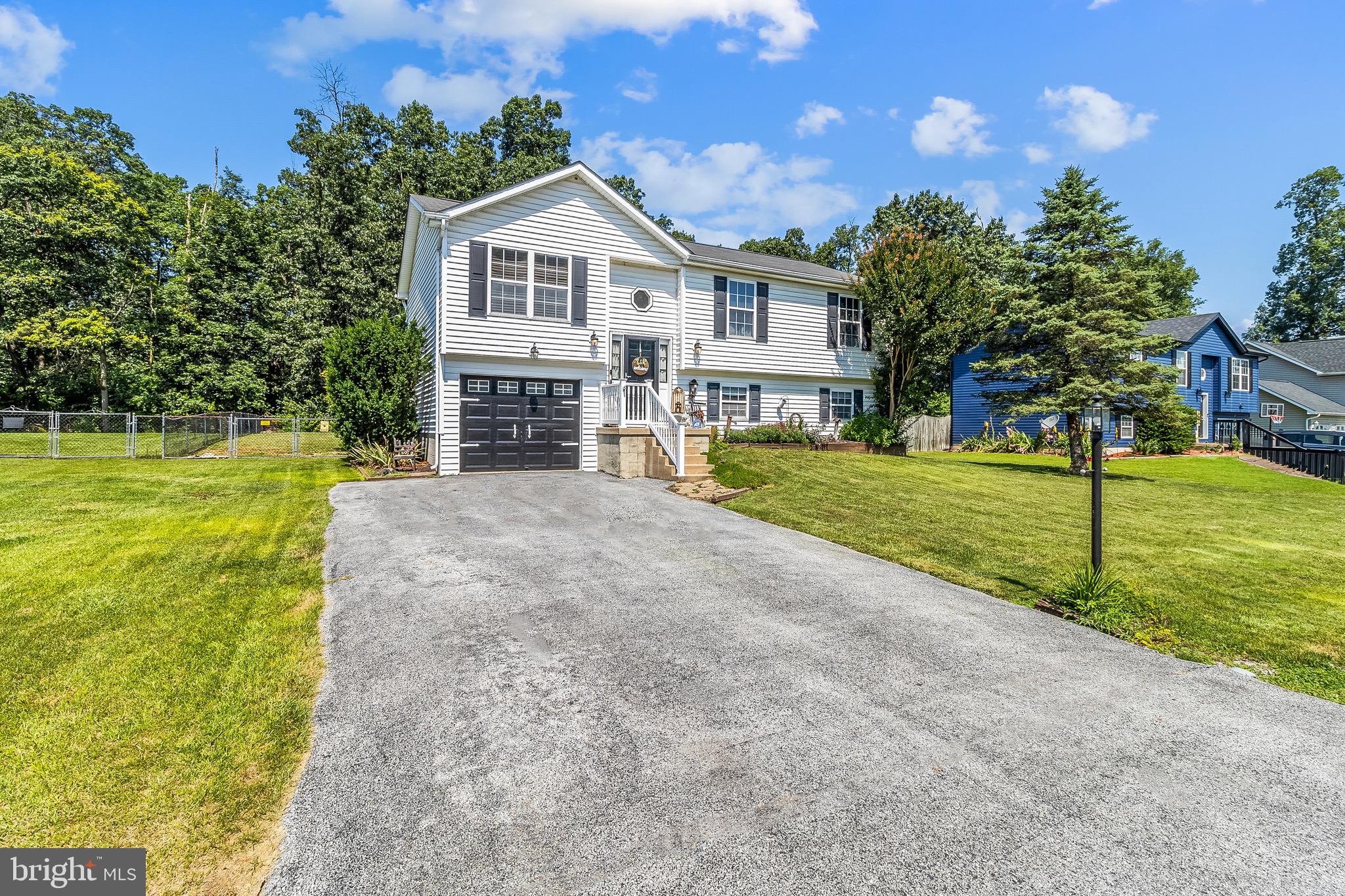 DOUGLAS OAKS - Residential