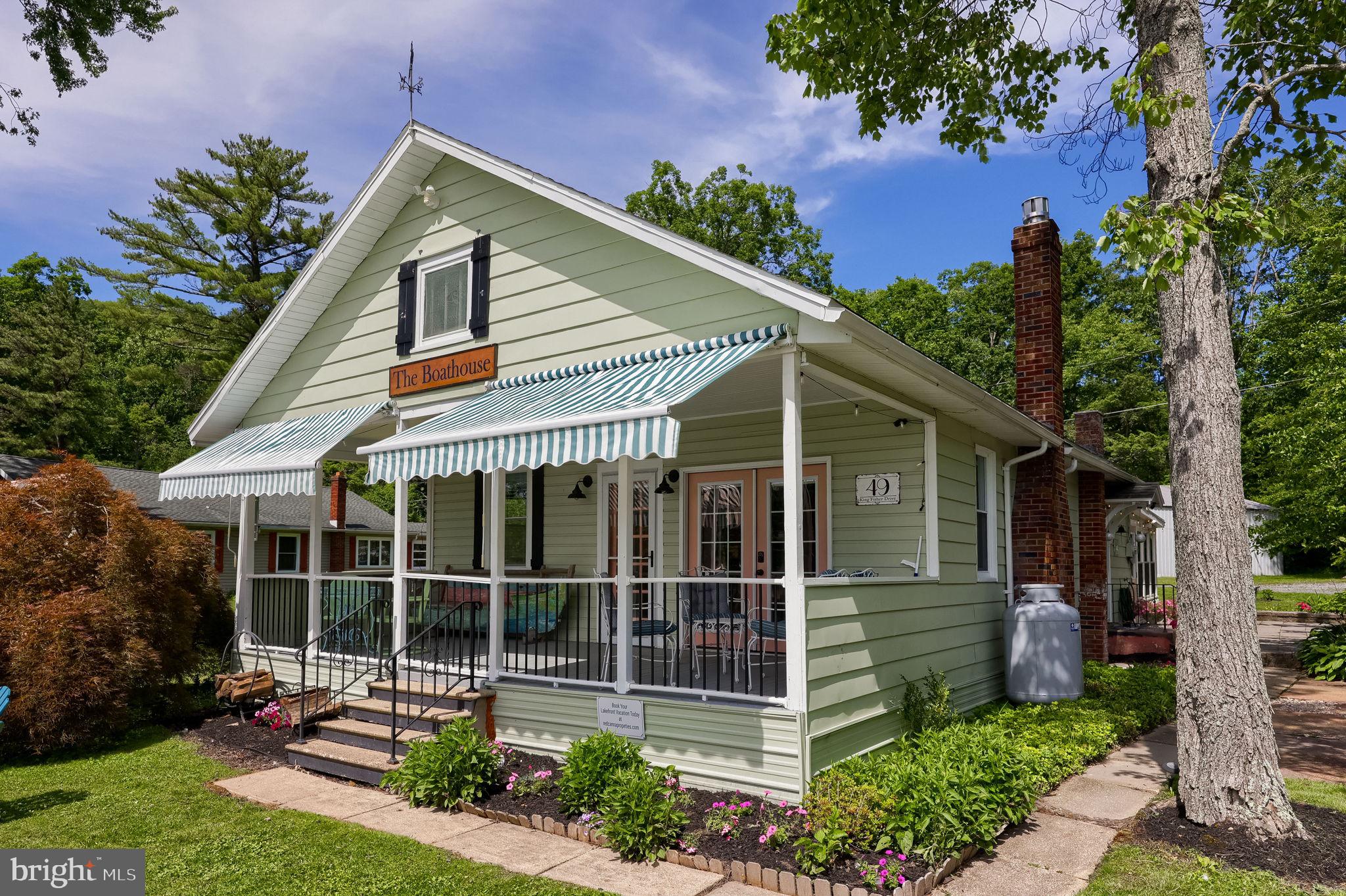 MOON LAKE - Residential