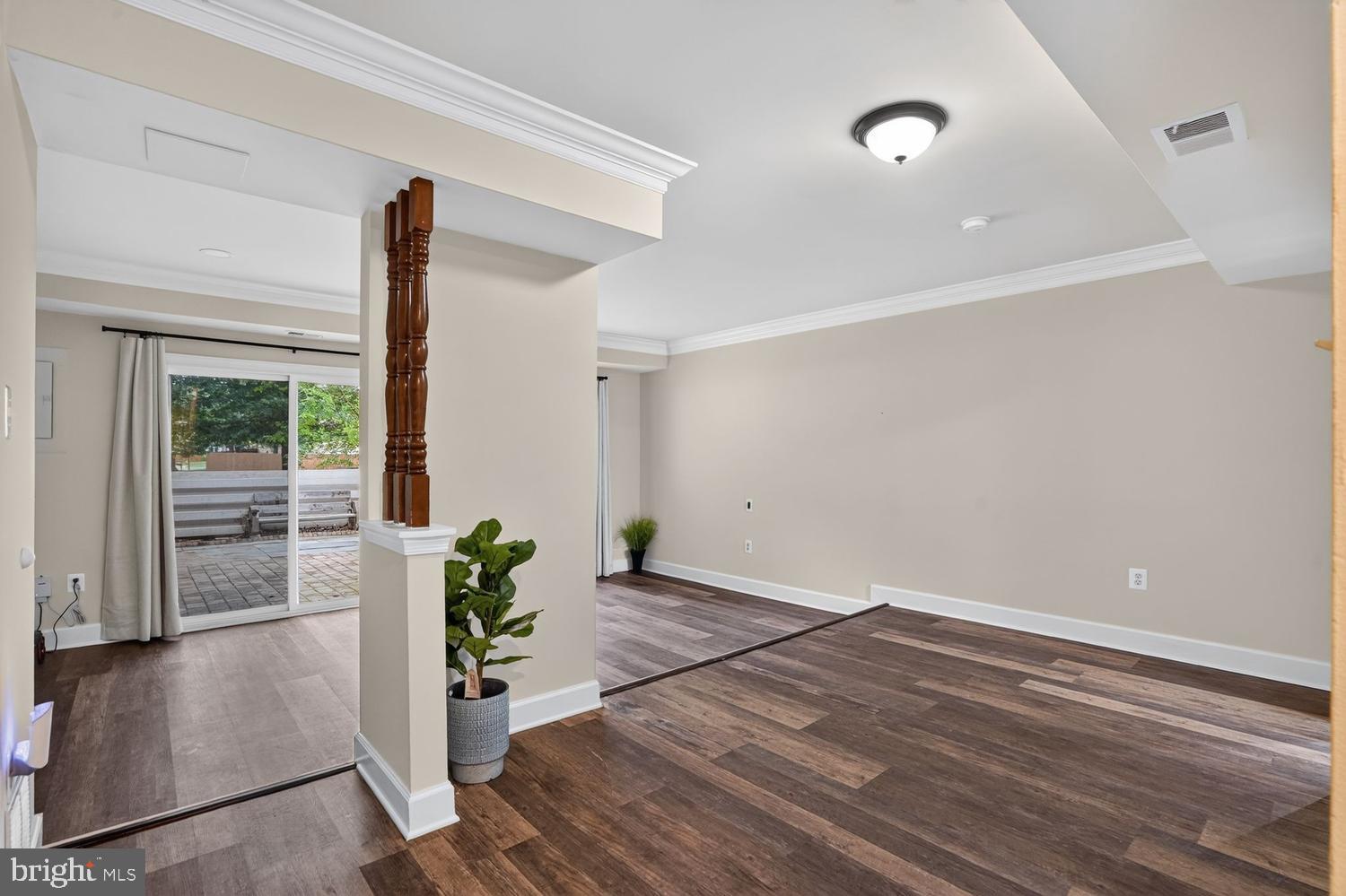 COURTS OF CHANDON TOWN H - Residential