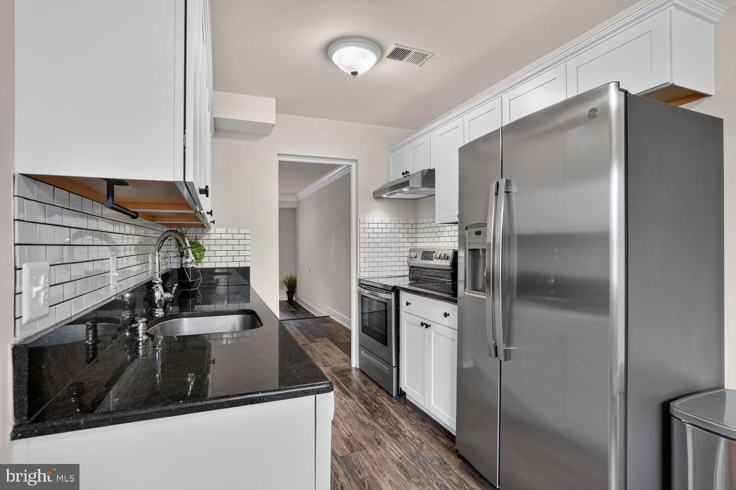 COURTS OF CHANDON TOWN H - Residential