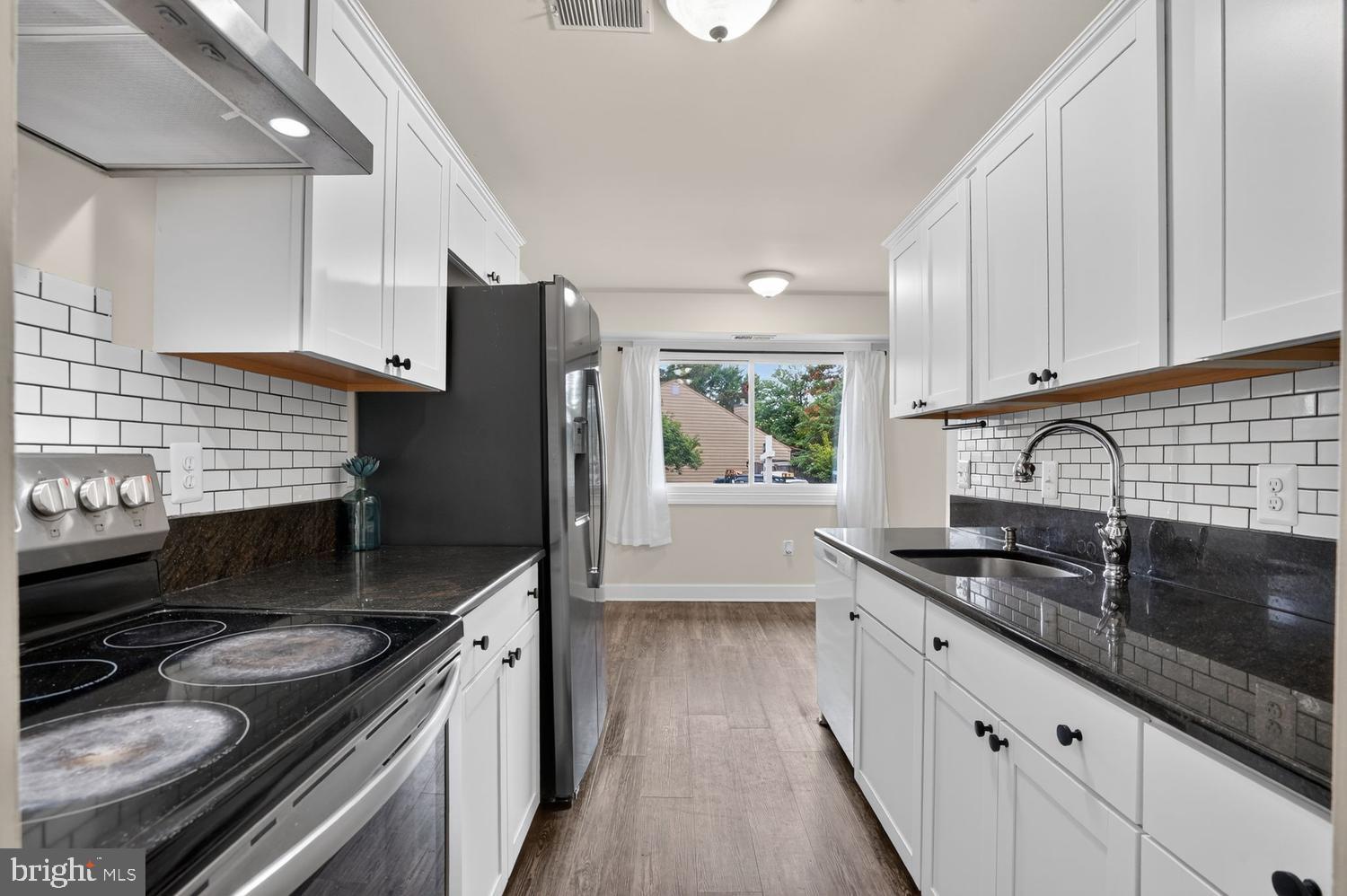 COURTS OF CHANDON TOWN H - Residential
