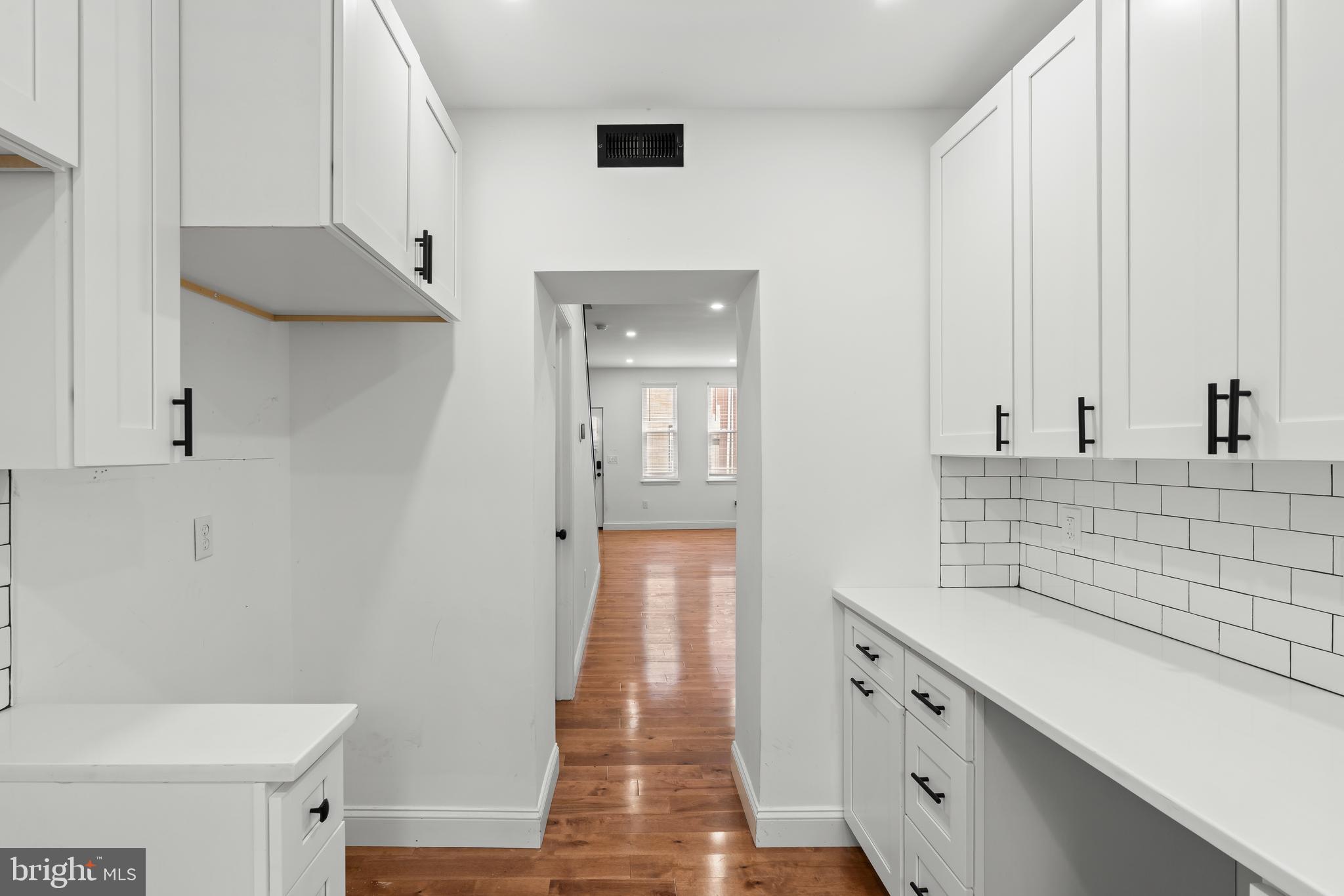DICKINSON NARROWS - Residential