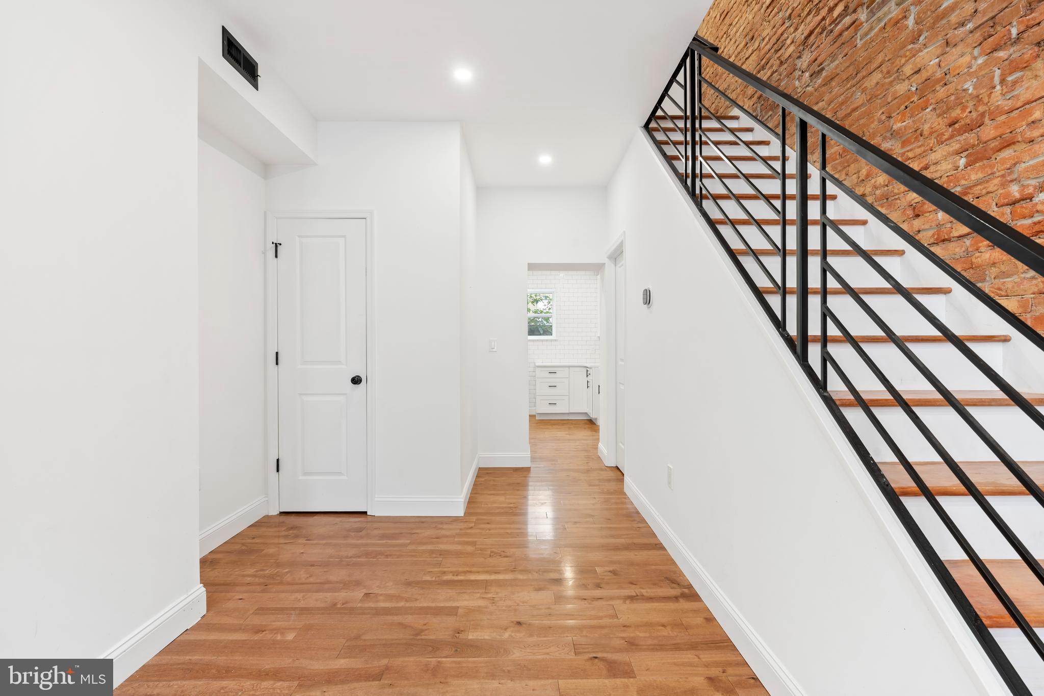 DICKINSON NARROWS - Residential