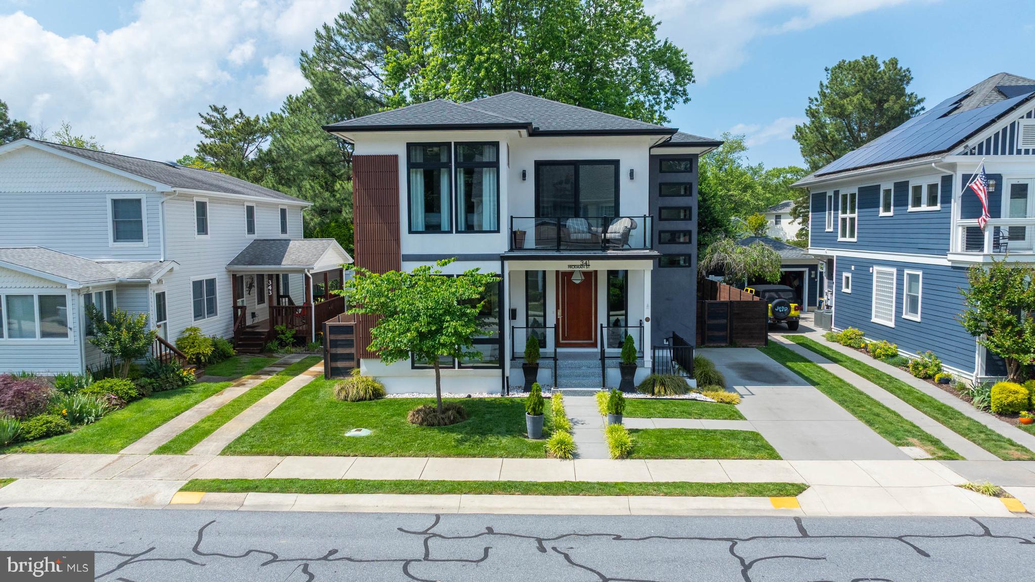COUNTRY CLUB ESTATES - Residential