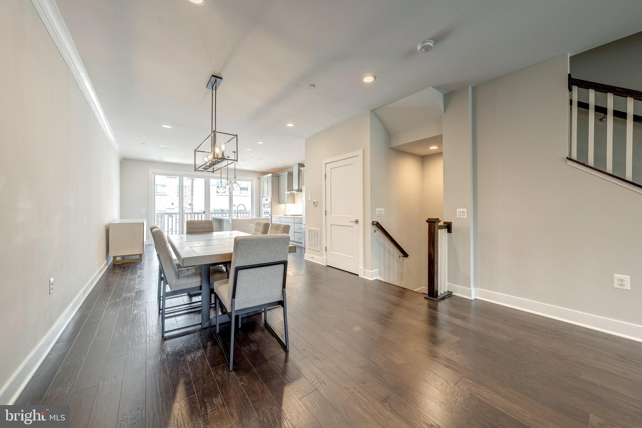 THE TOWNES AT GROSVENOR PLACE - Residential
