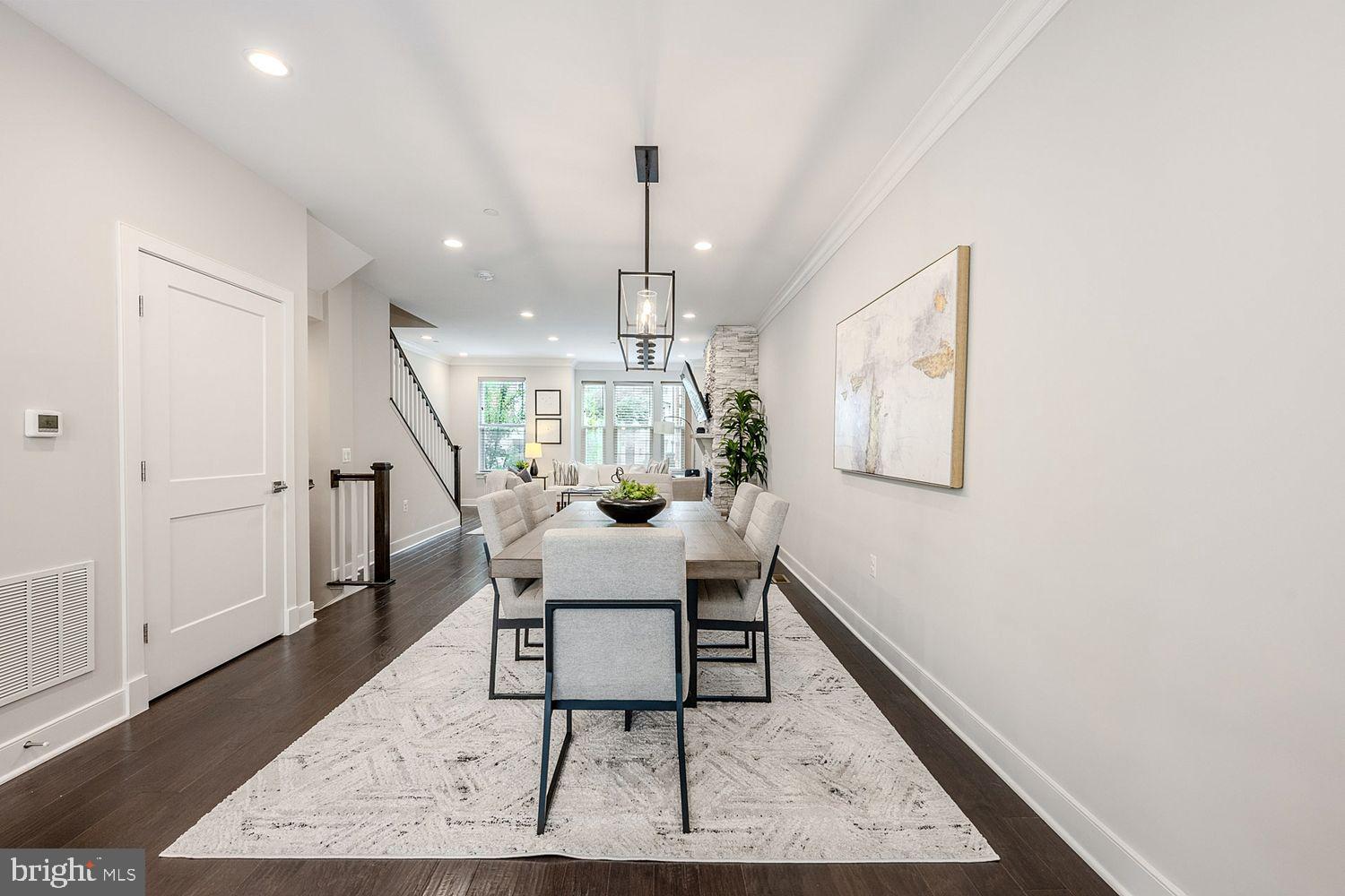 THE TOWNES AT GROSVENOR PLACE - Residential