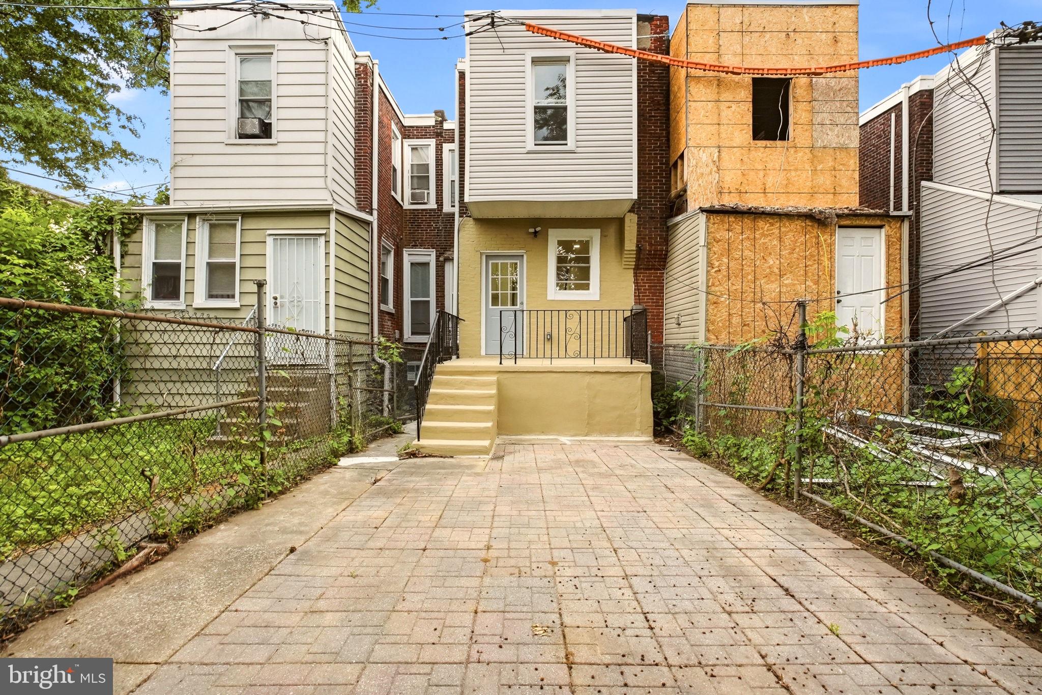 WEST OAK LANE - Residential