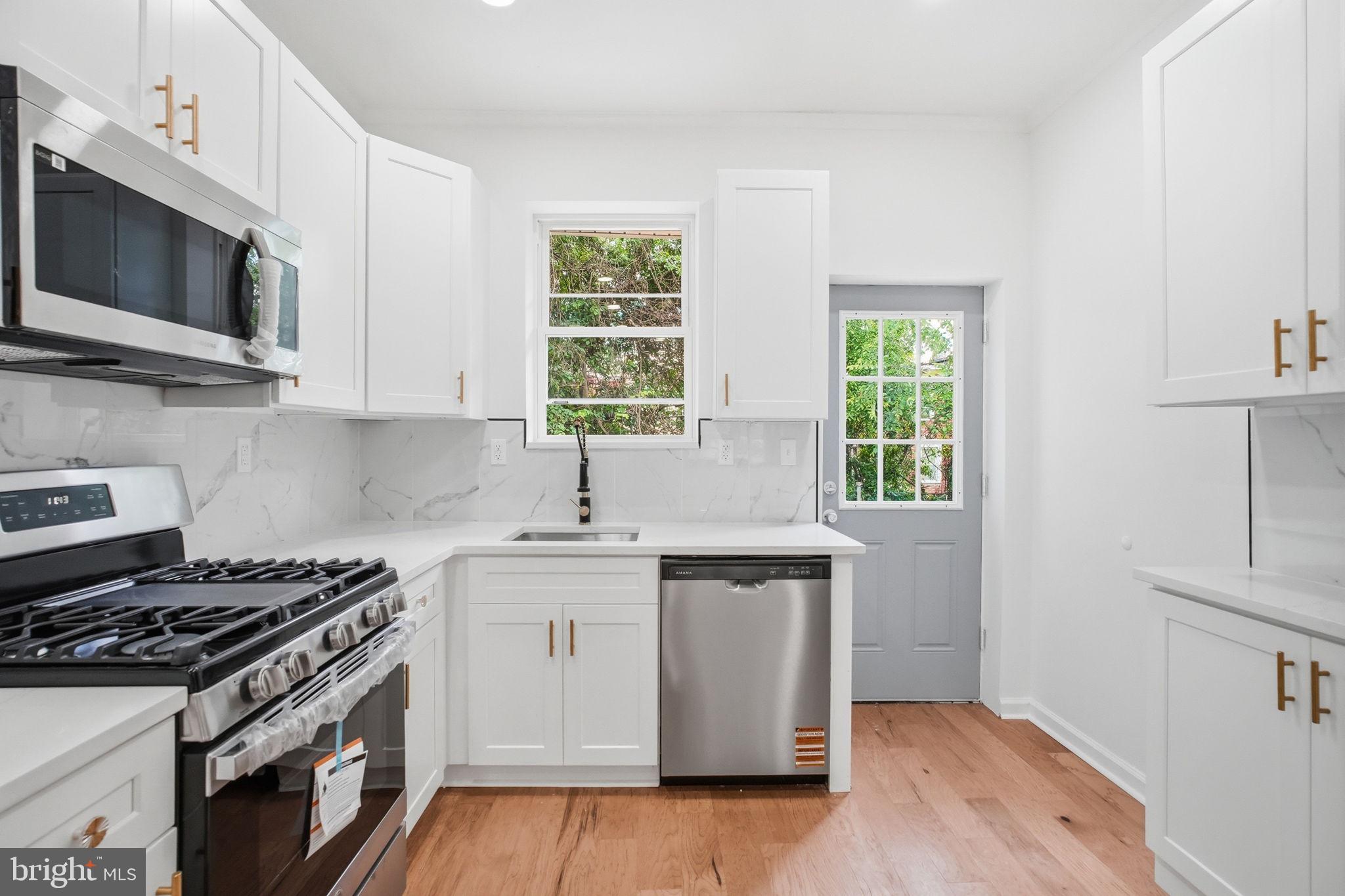 WEST OAK LANE - Residential