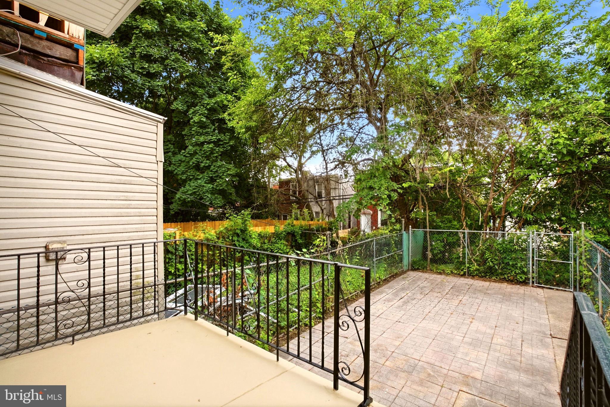 WEST OAK LANE - Residential