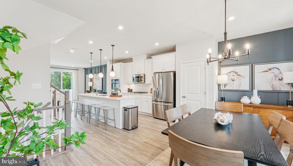 LAUREL OAKS - Residential