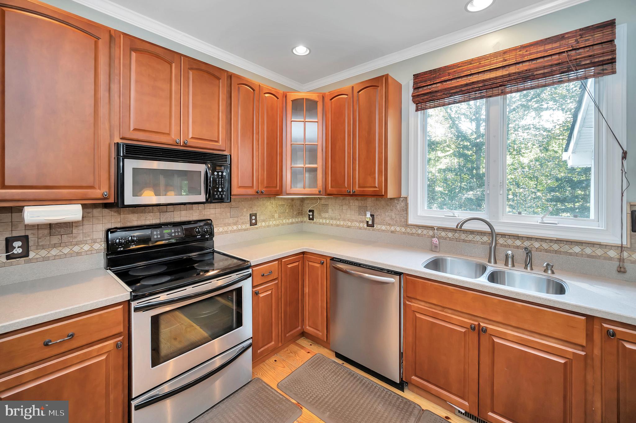 SHERWOOD ESTATES - Residential