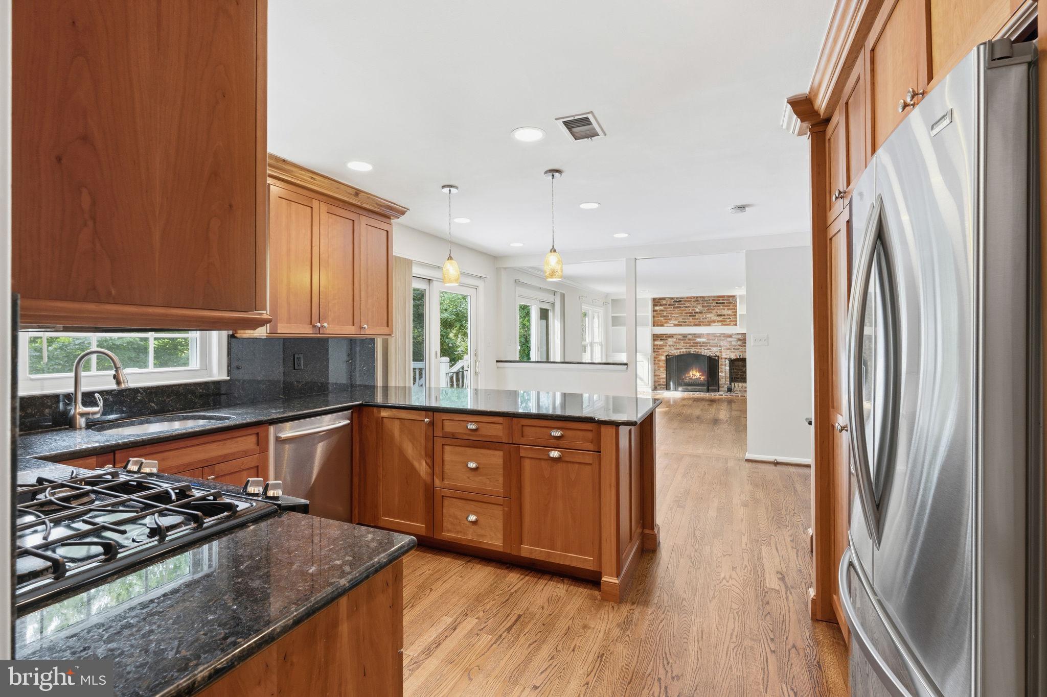 MONTGOMERY VILLAGE - Residential