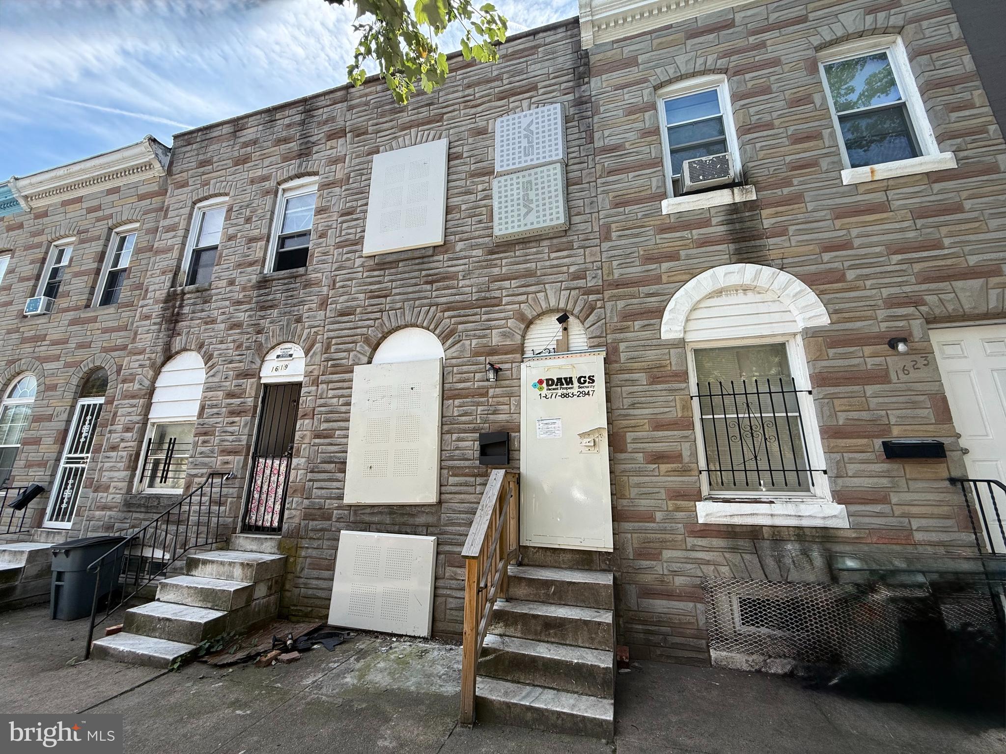 Townhome located in the Mount Clare community. Main level features a spacious kitchen and open living/dining room combination. Upper level offers 2 bedrooms, 2 full bathrooms, and bedroom-level laundry. Fully finished lower level includes an additional bedroom, full bathroom, and recreation room.
