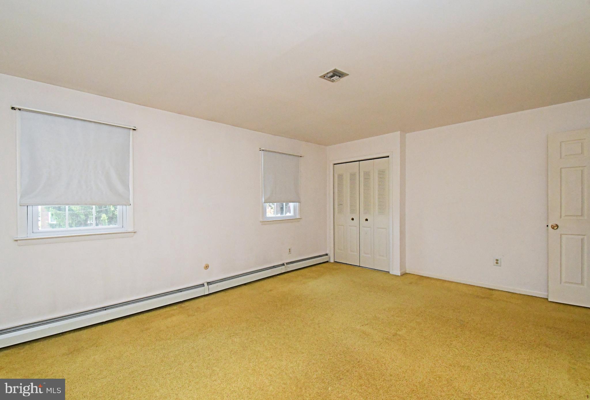FOX CHASE MANOR - Residential