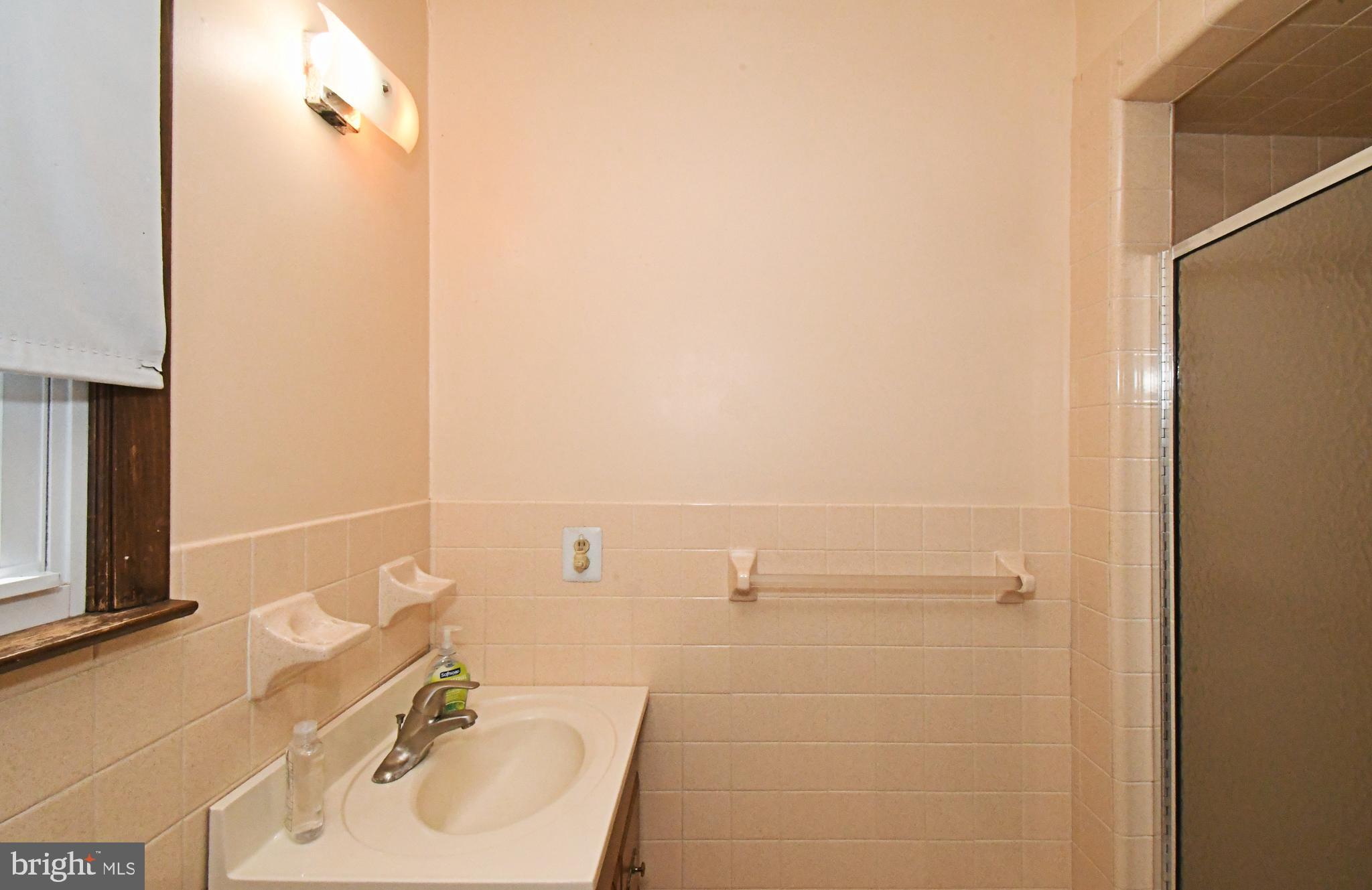 FOX CHASE MANOR - Residential