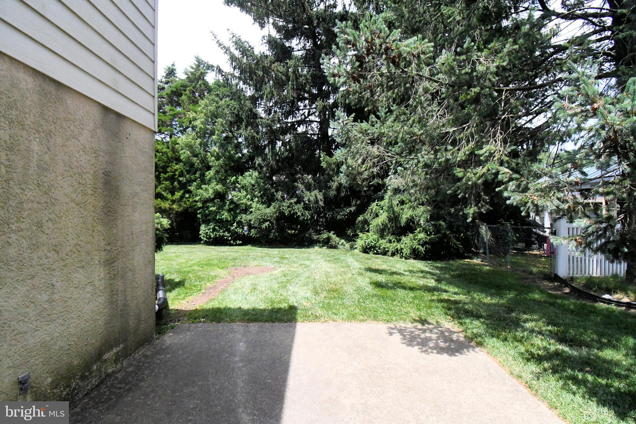 FOX CHASE MANOR - Residential