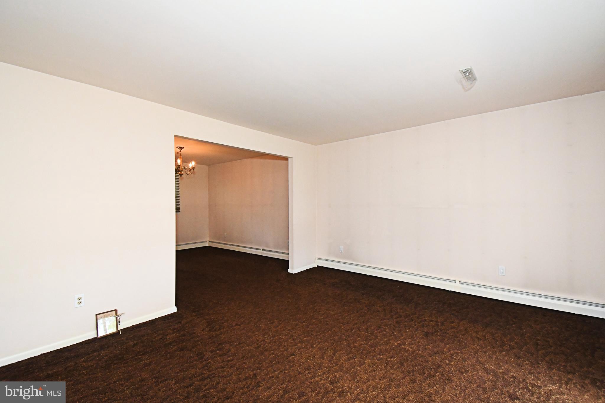 FOX CHASE MANOR - Residential