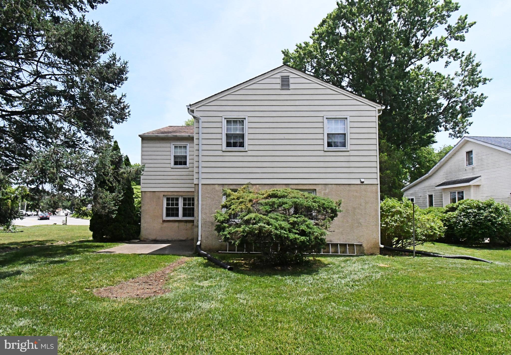 FOX CHASE MANOR - Residential