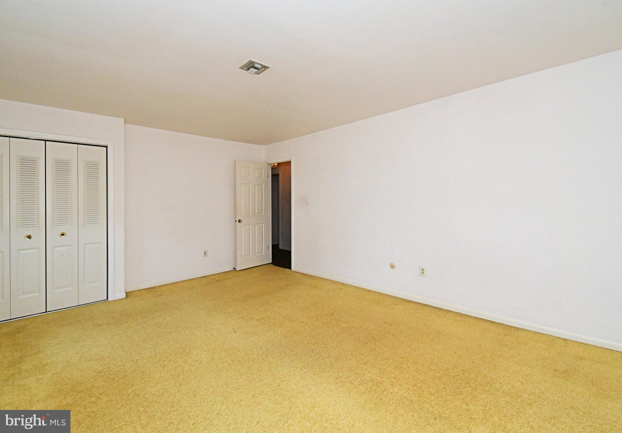 FOX CHASE MANOR - Residential