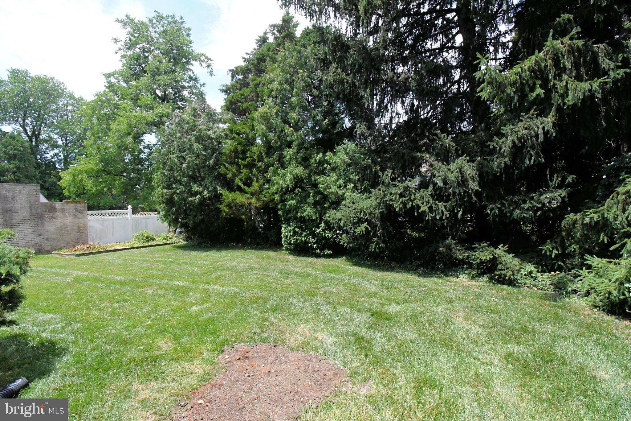 FOX CHASE MANOR - Residential