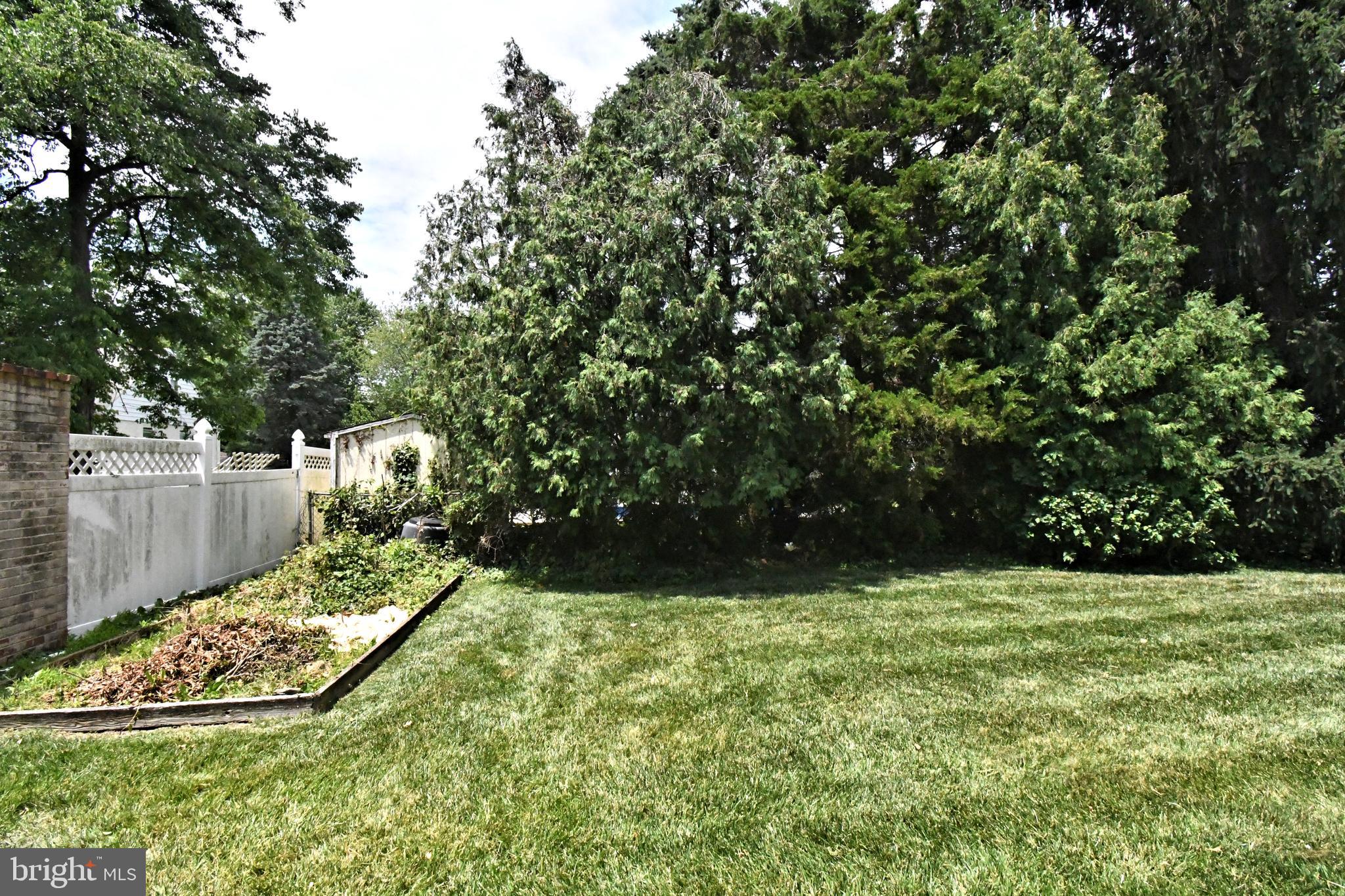 FOX CHASE MANOR - Residential