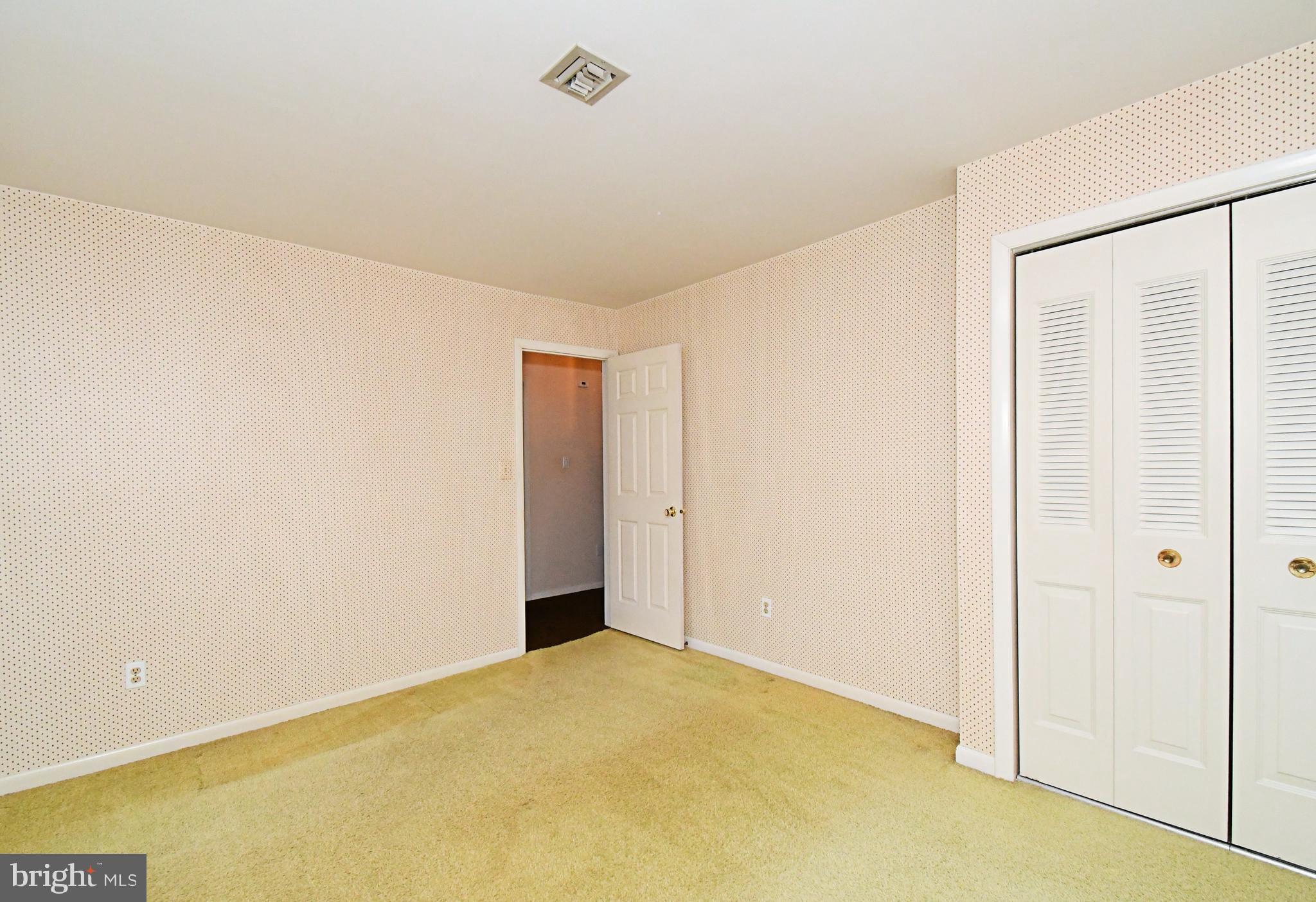 FOX CHASE MANOR - Residential
