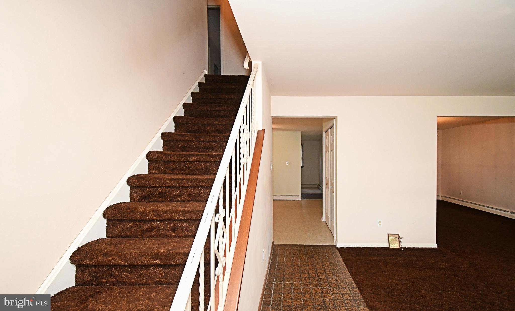 FOX CHASE MANOR - Residential