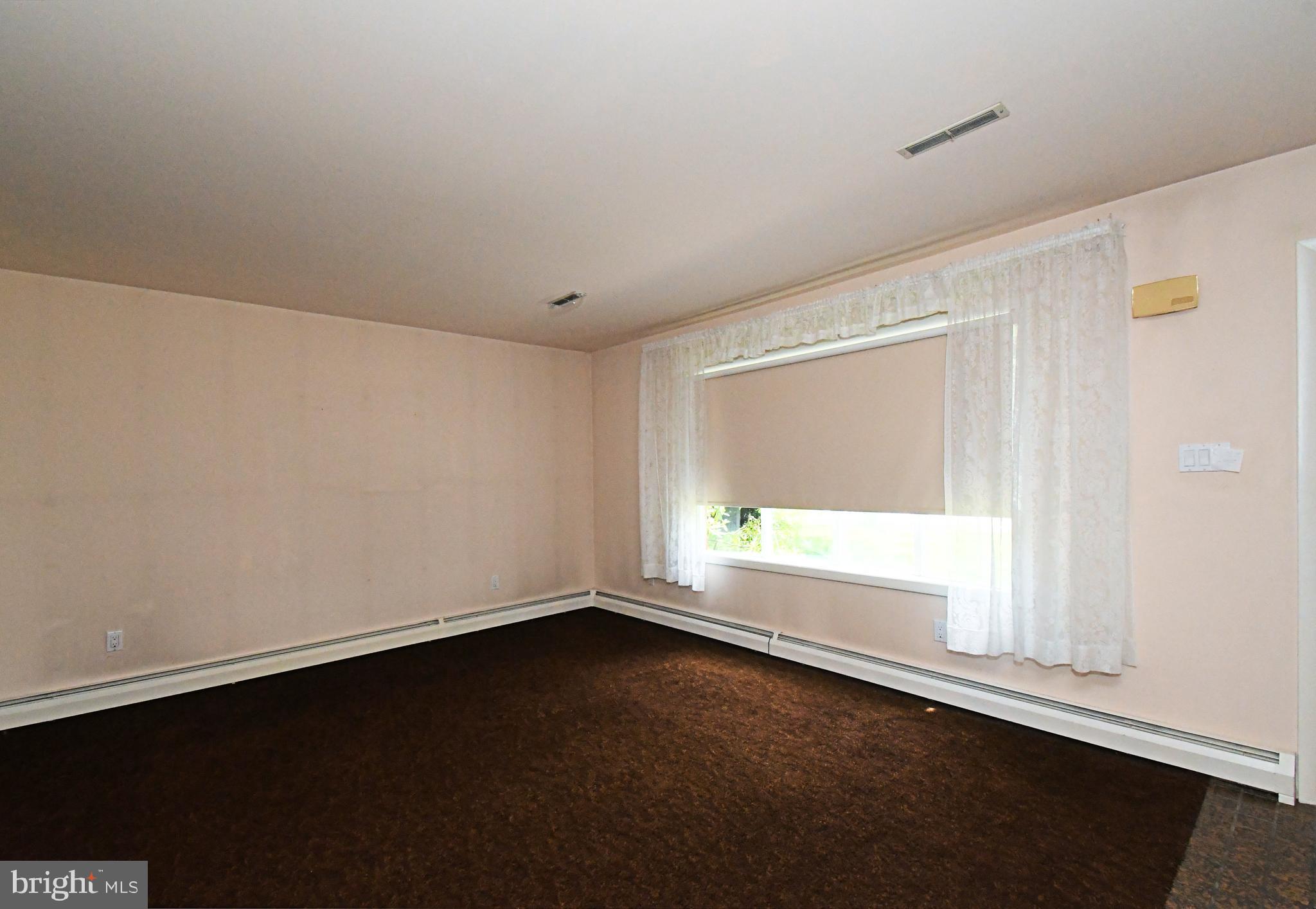FOX CHASE MANOR - Residential
