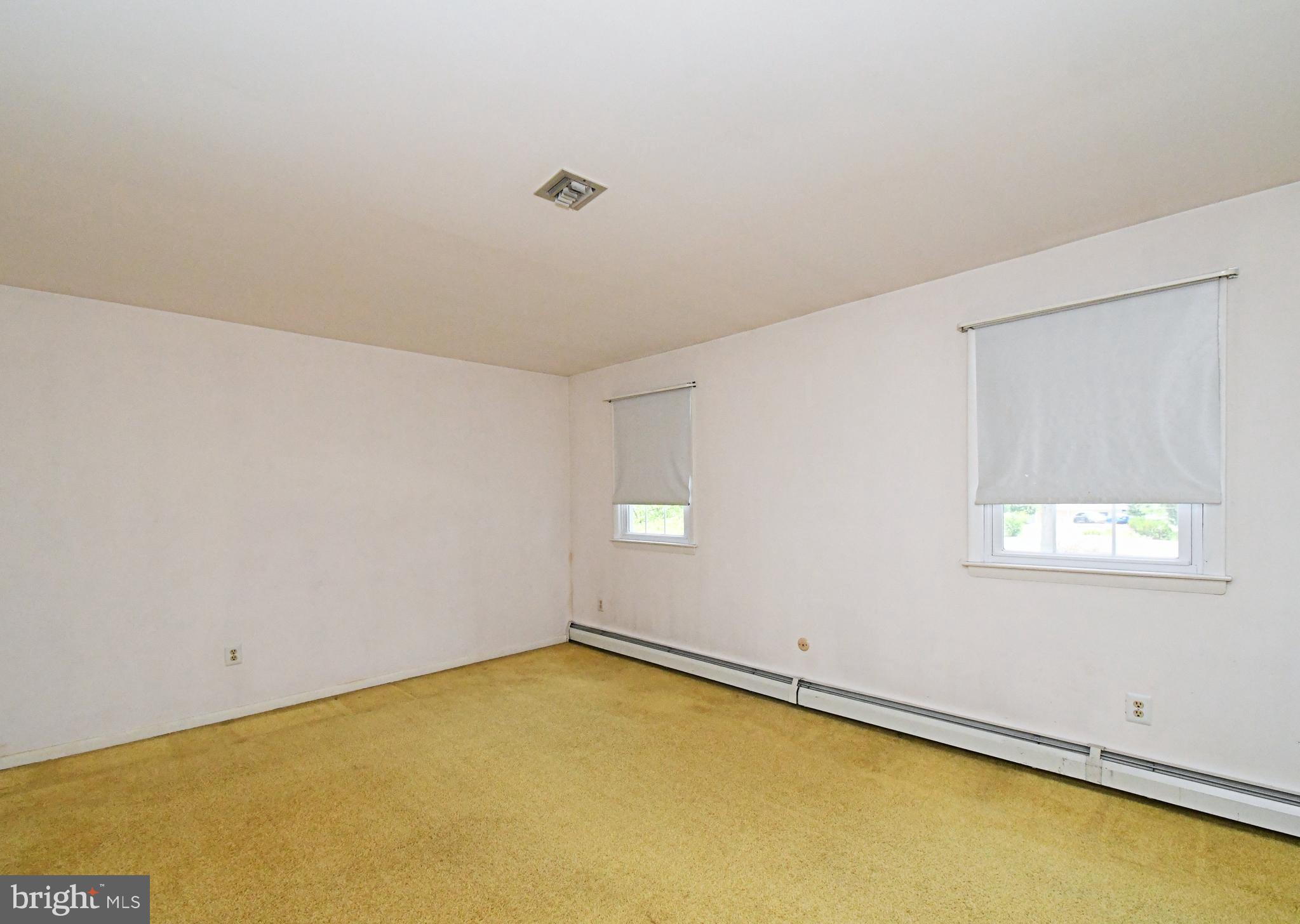 FOX CHASE MANOR - Residential