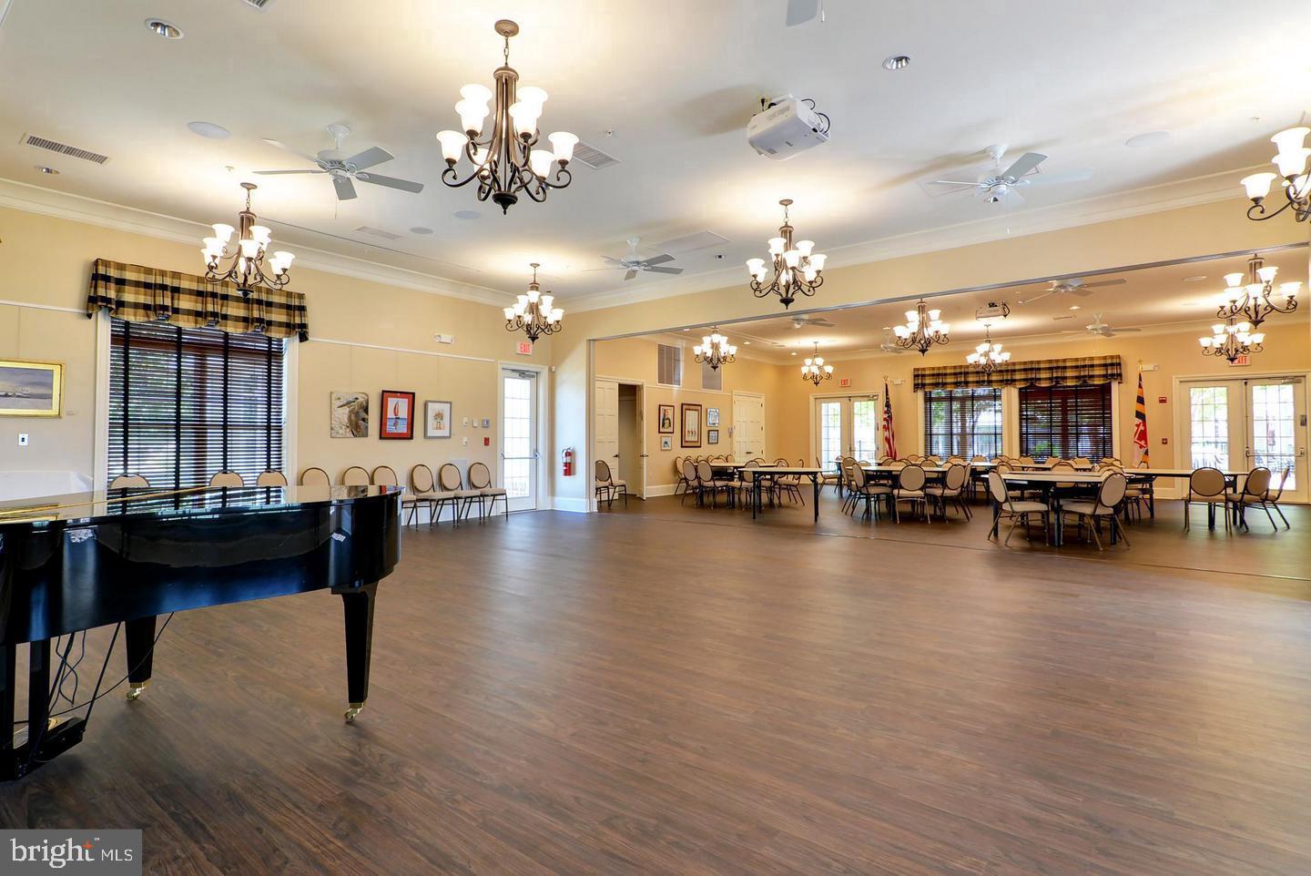 SYMPHONY VILLAGE AT CENTREVILLE - Residential