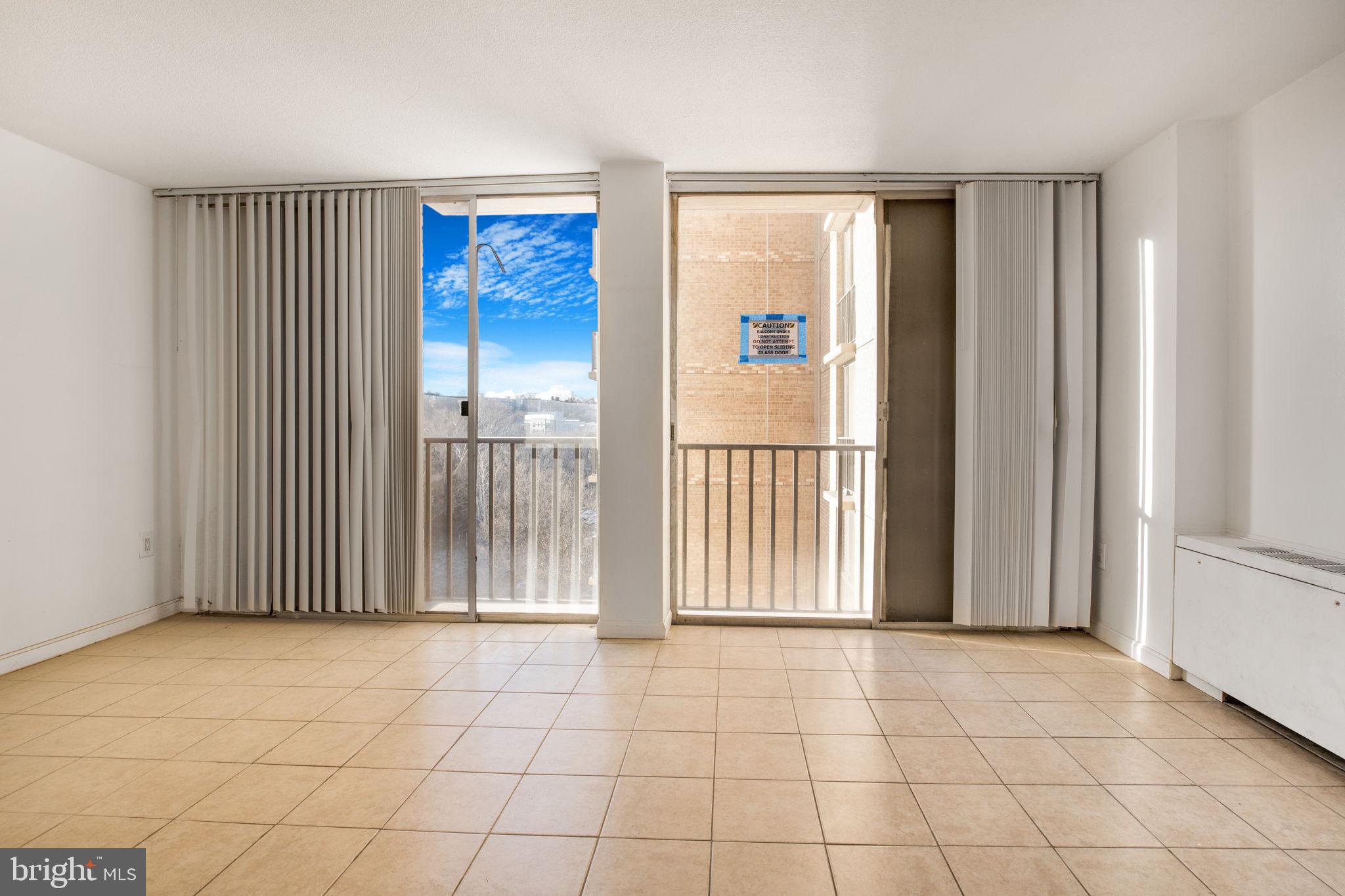 THE CARLTON - Residential