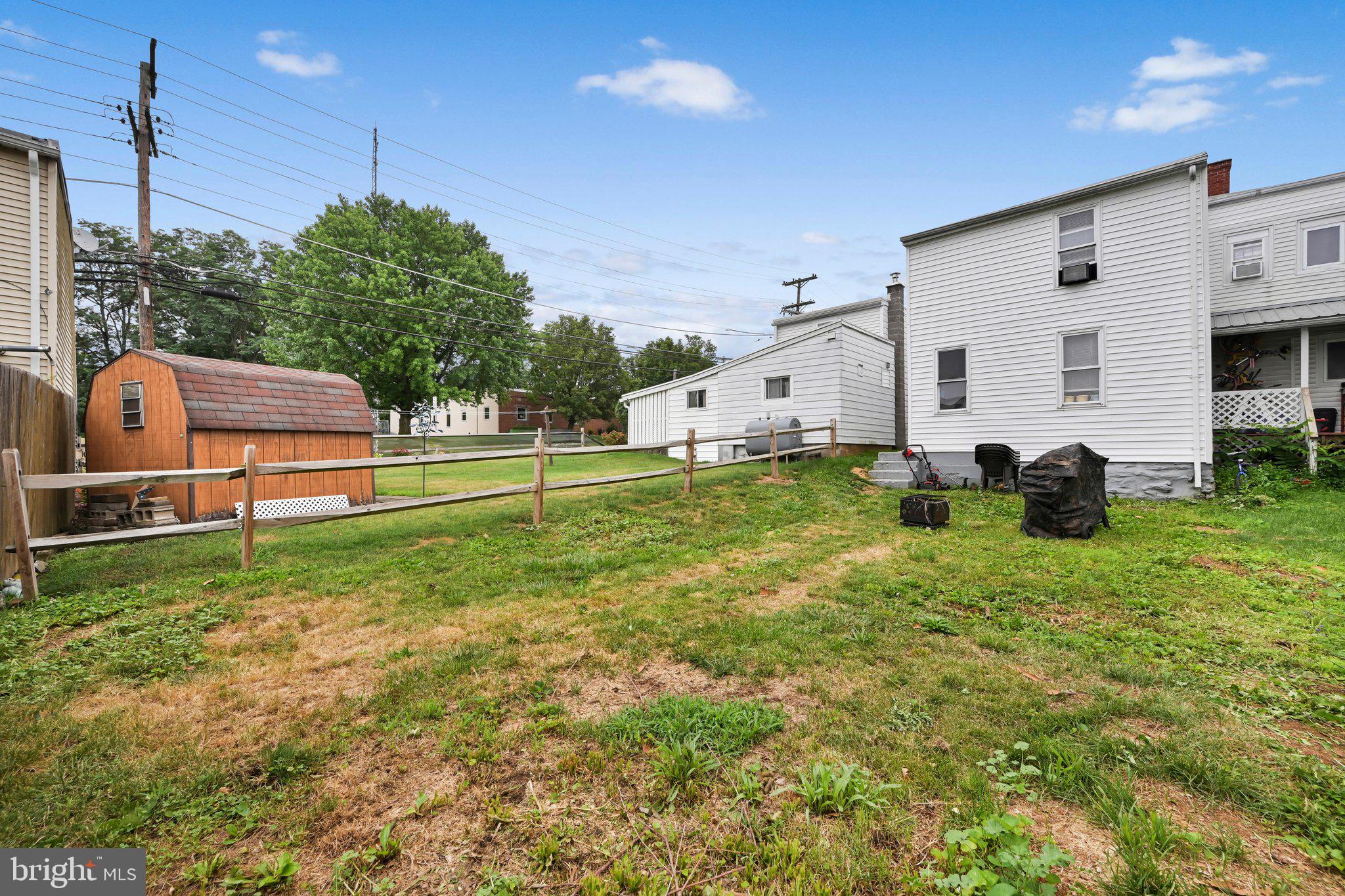 WALNUT STREET AREA - Residential