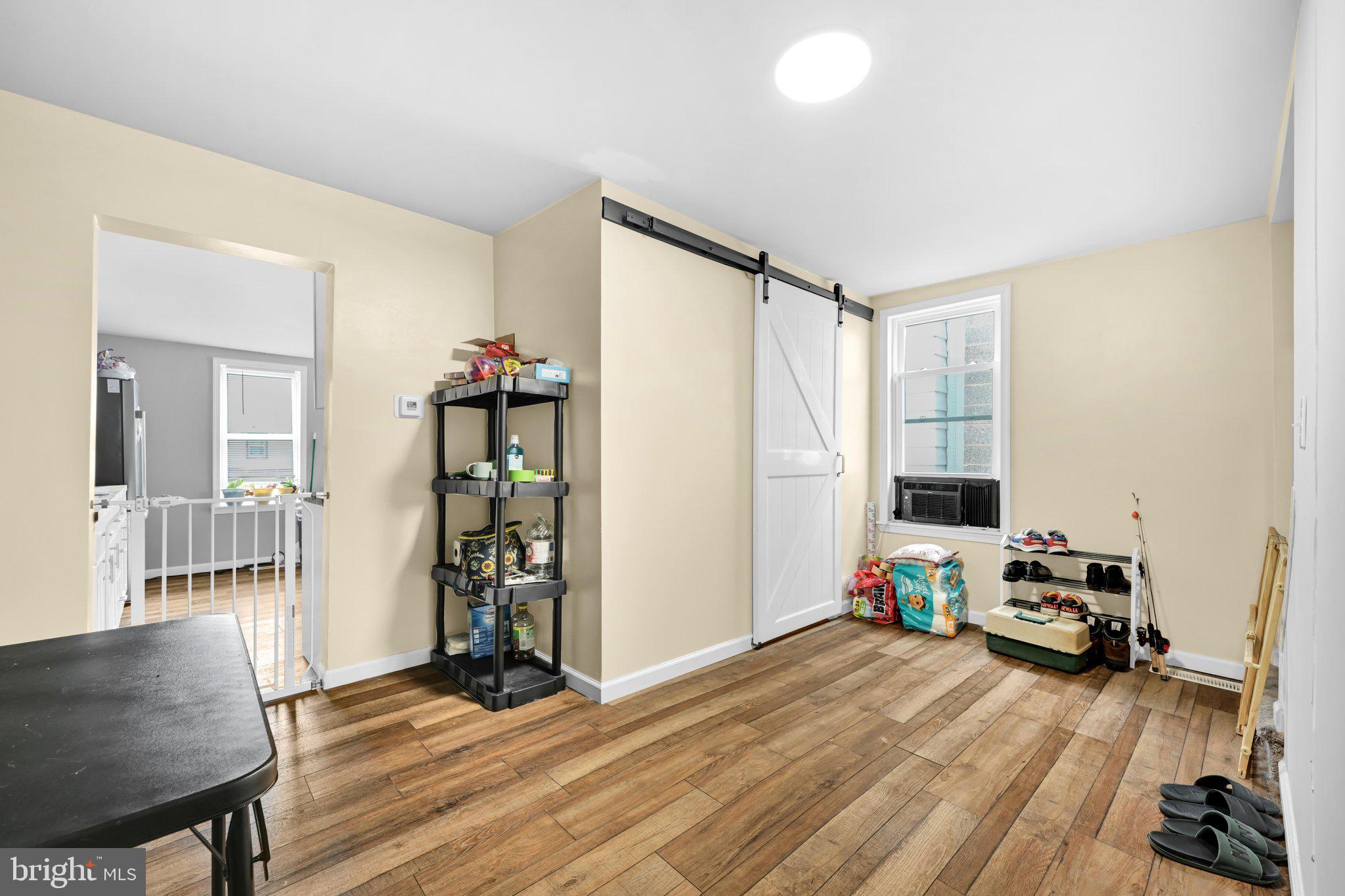 WALNUT STREET AREA - Residential