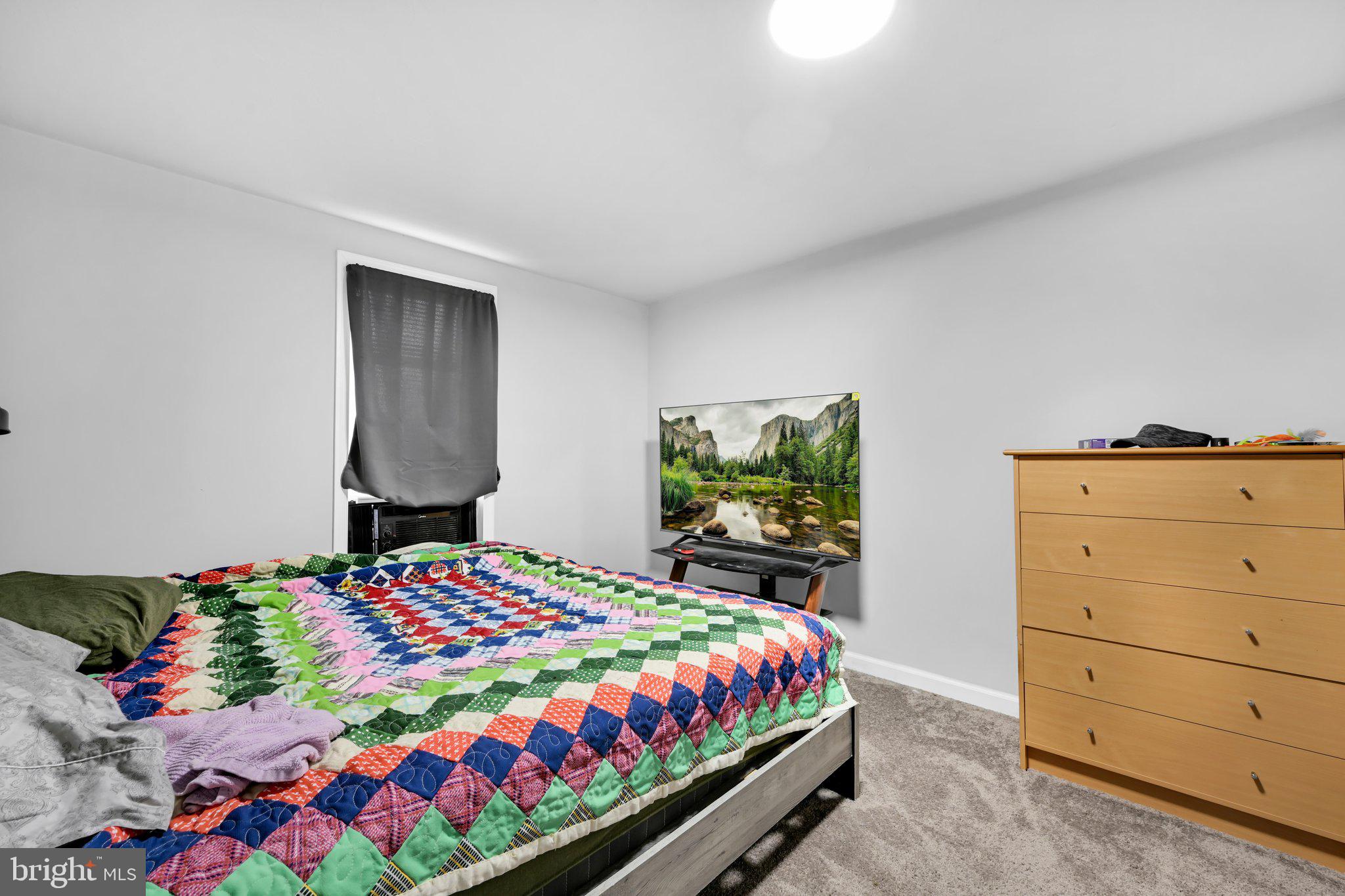 WALNUT STREET AREA - Residential