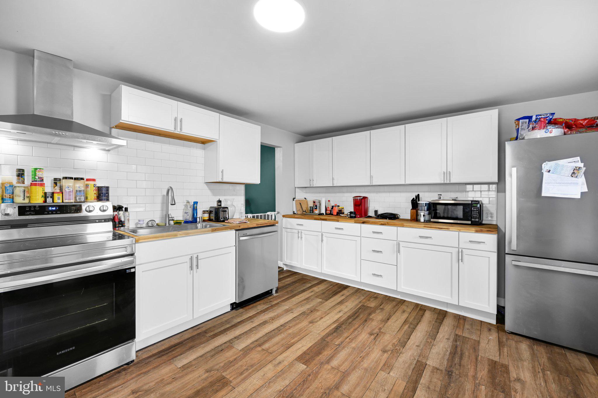 WALNUT STREET AREA - Residential
