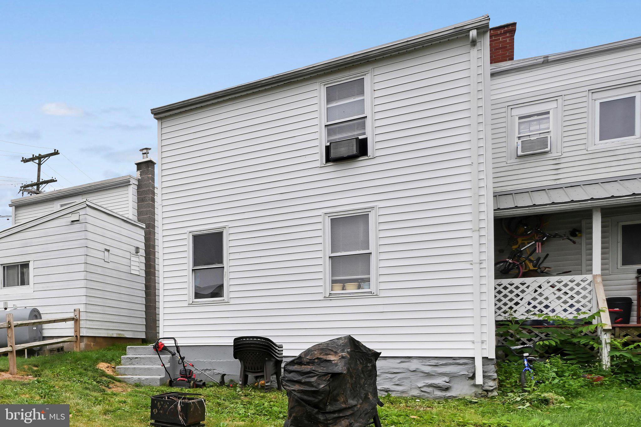 WALNUT STREET AREA - Residential