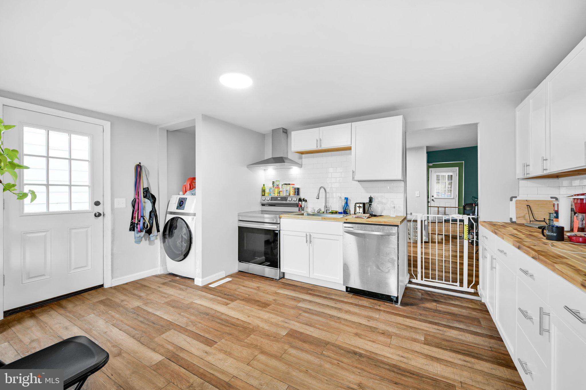 WALNUT STREET AREA - Residential