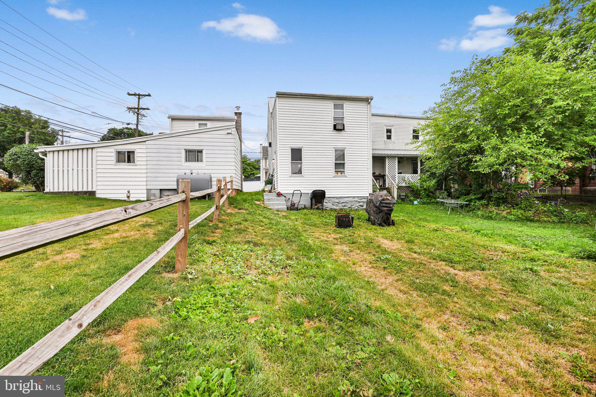 WALNUT STREET AREA - Residential