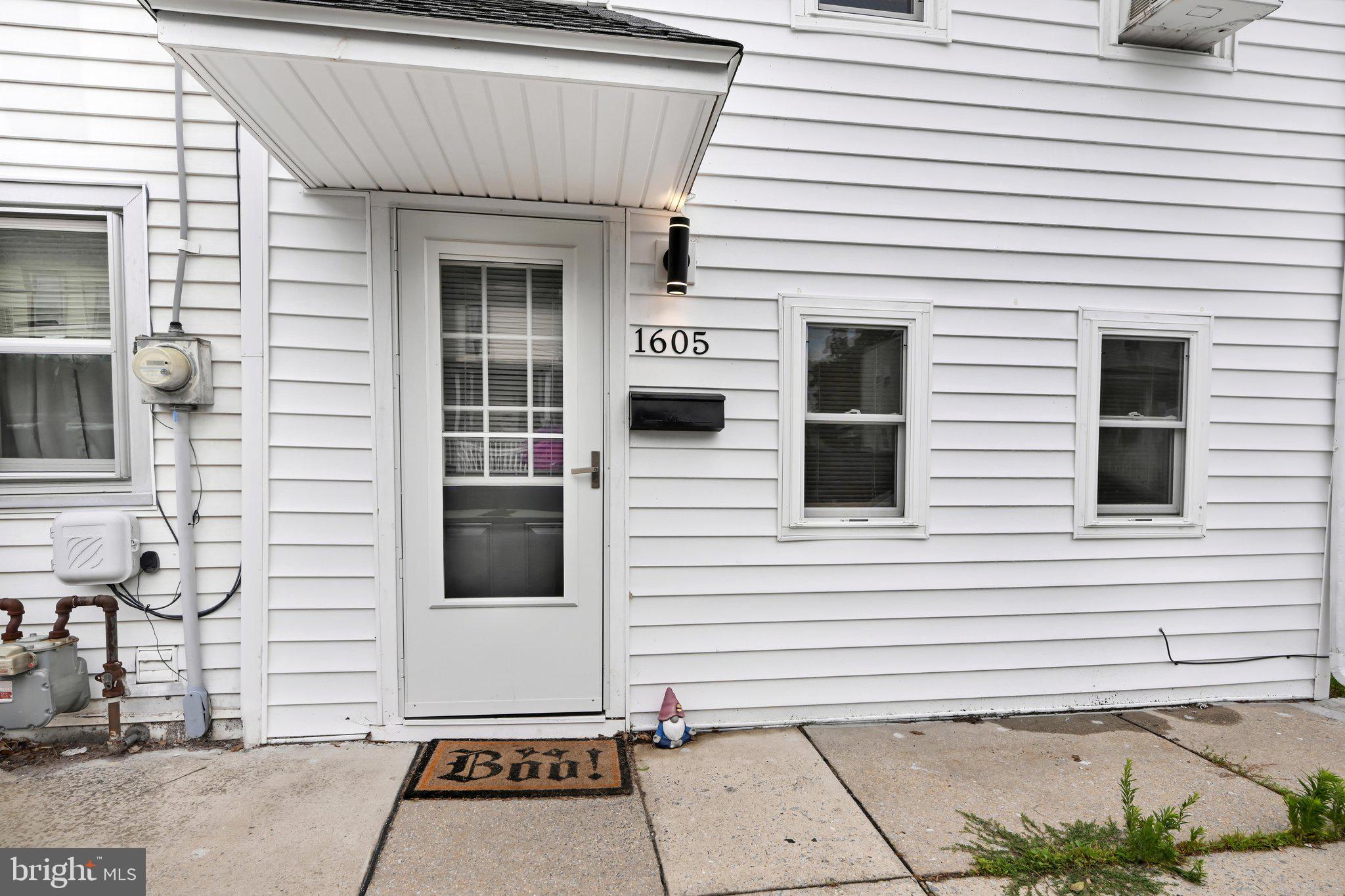 WALNUT STREET AREA - Residential