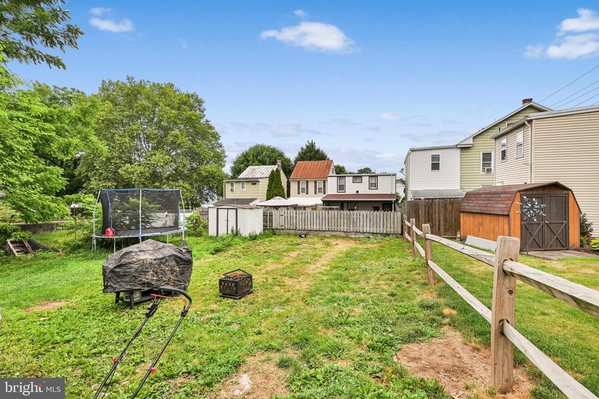 WALNUT STREET AREA - Residential