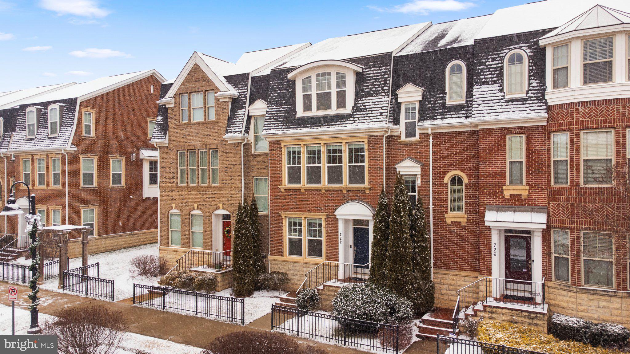 CROWN FARM - Residential
