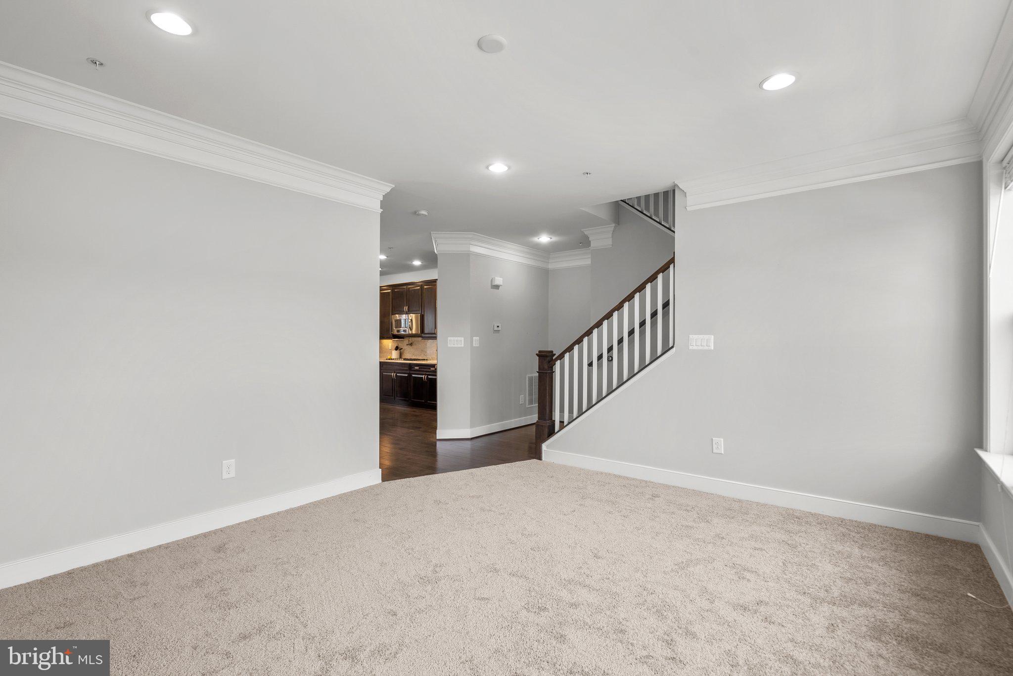 CROWN FARM - Residential