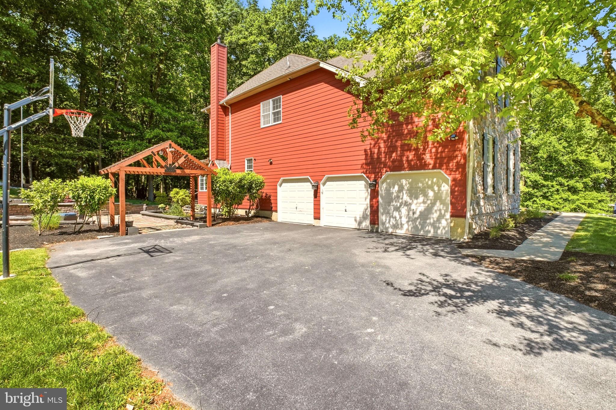 CHESTNUT RIDGE ESTATES - Residential