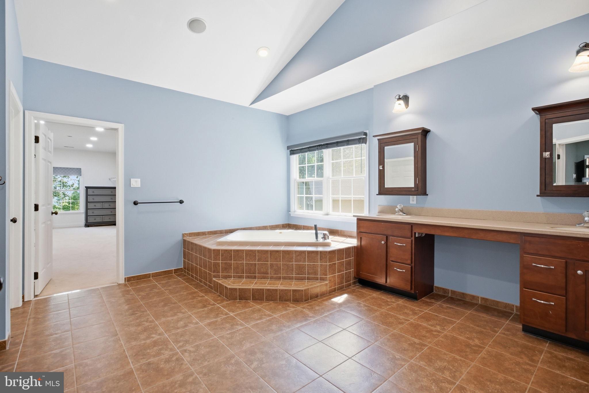 CHESTNUT RIDGE ESTATES - Residential